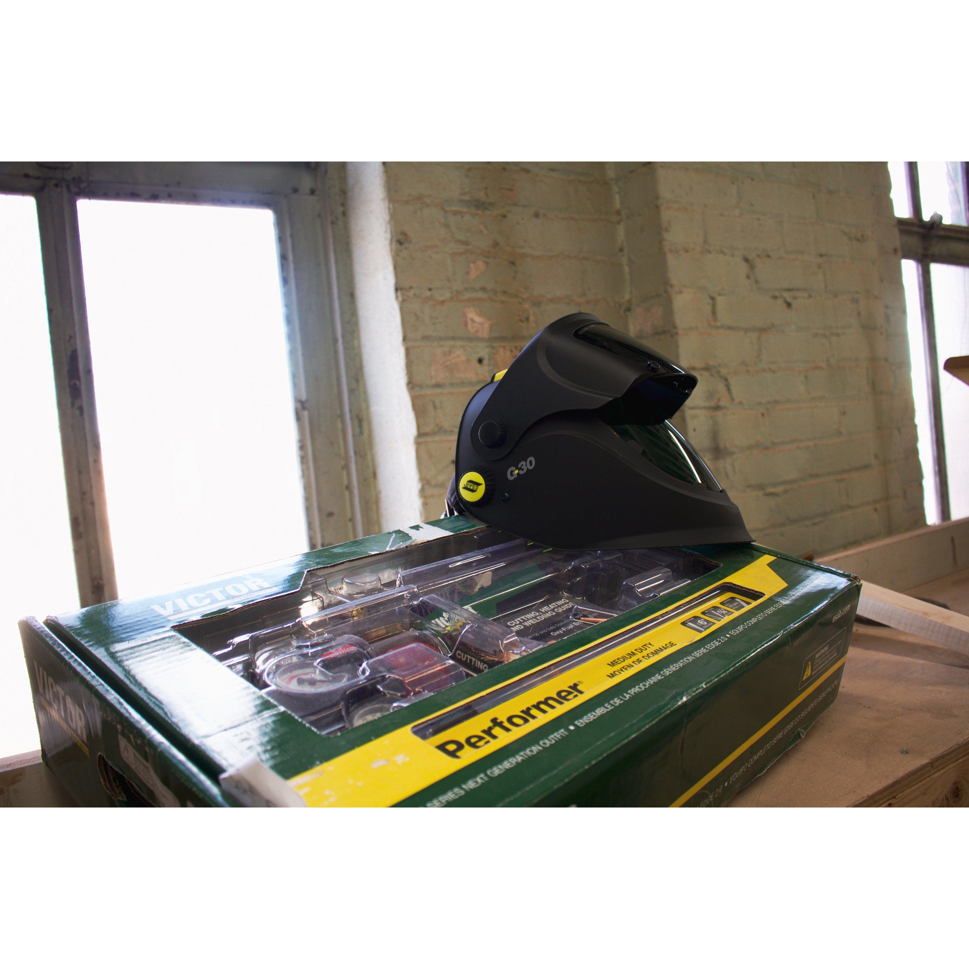 ESAB G30 Flip Front Welding Helmet - Auto Darkening Solar Powered Welder Mask for MIG TIG Arc Welding - Safety Gear for Construction & Metal Fabrication (Use in DIY Projects, Automotive Repair, Industrial Work)