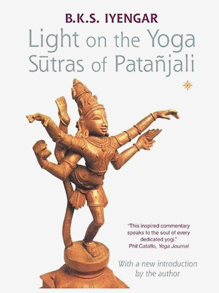Light on the Yoga Sutras of Patanjali - English Translation of Ancient Yoga Philosophy Book for Meditation & Spiritual Growth - Perfect for Yoga Practitioners, Teachers & Seekers