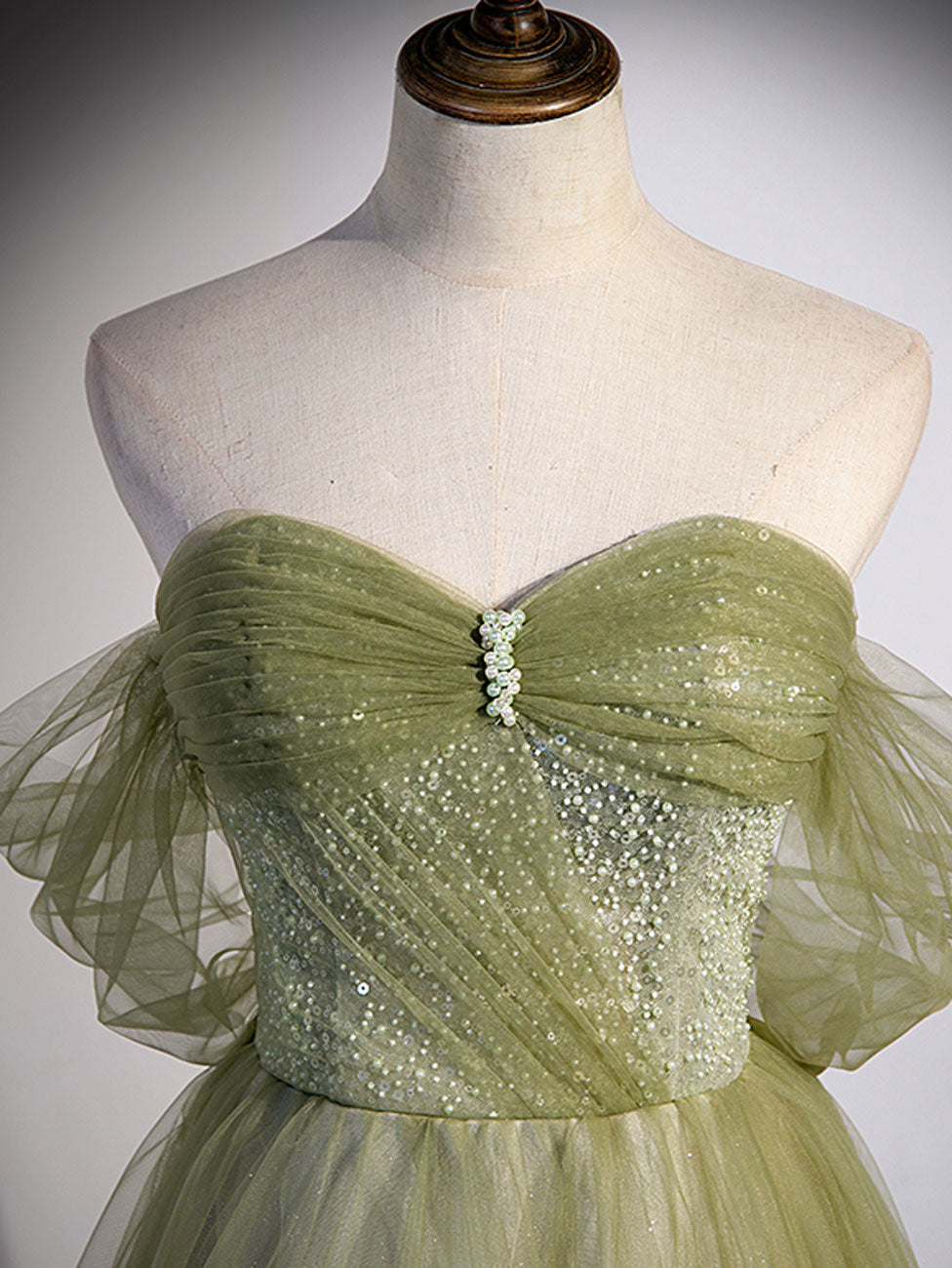 Elegant A-Line Green Tulle Long Prom Dress with Beading - Formal Evening Gown for Homecoming, Wedding, and Special Occasions
