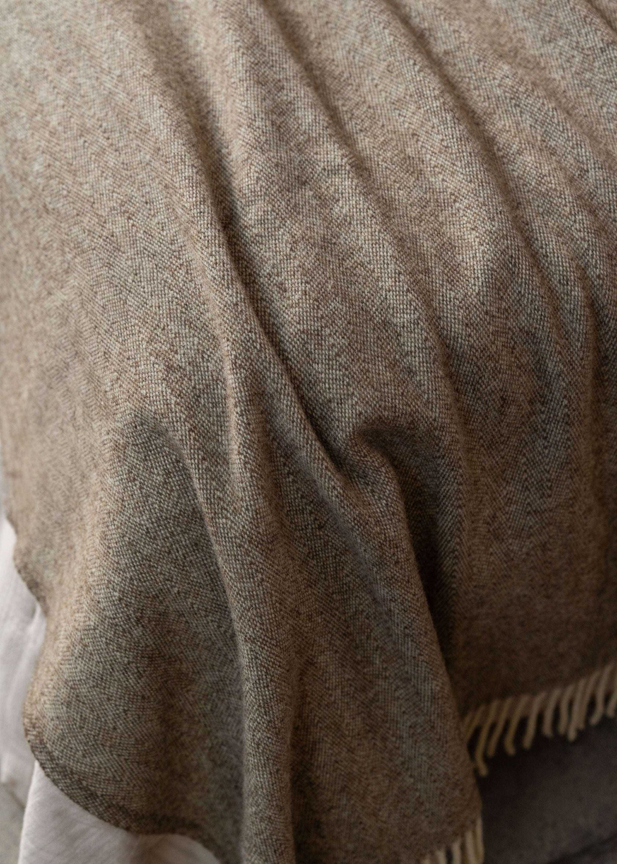 Premium Serra da Estrela Wool Throw Blanket & Bed Cover - Luxurious Truffle Brown for Cozy Bedroom & Living Room Decor | Perfect for Winter Warmth, Sofa Throws & Home Styling