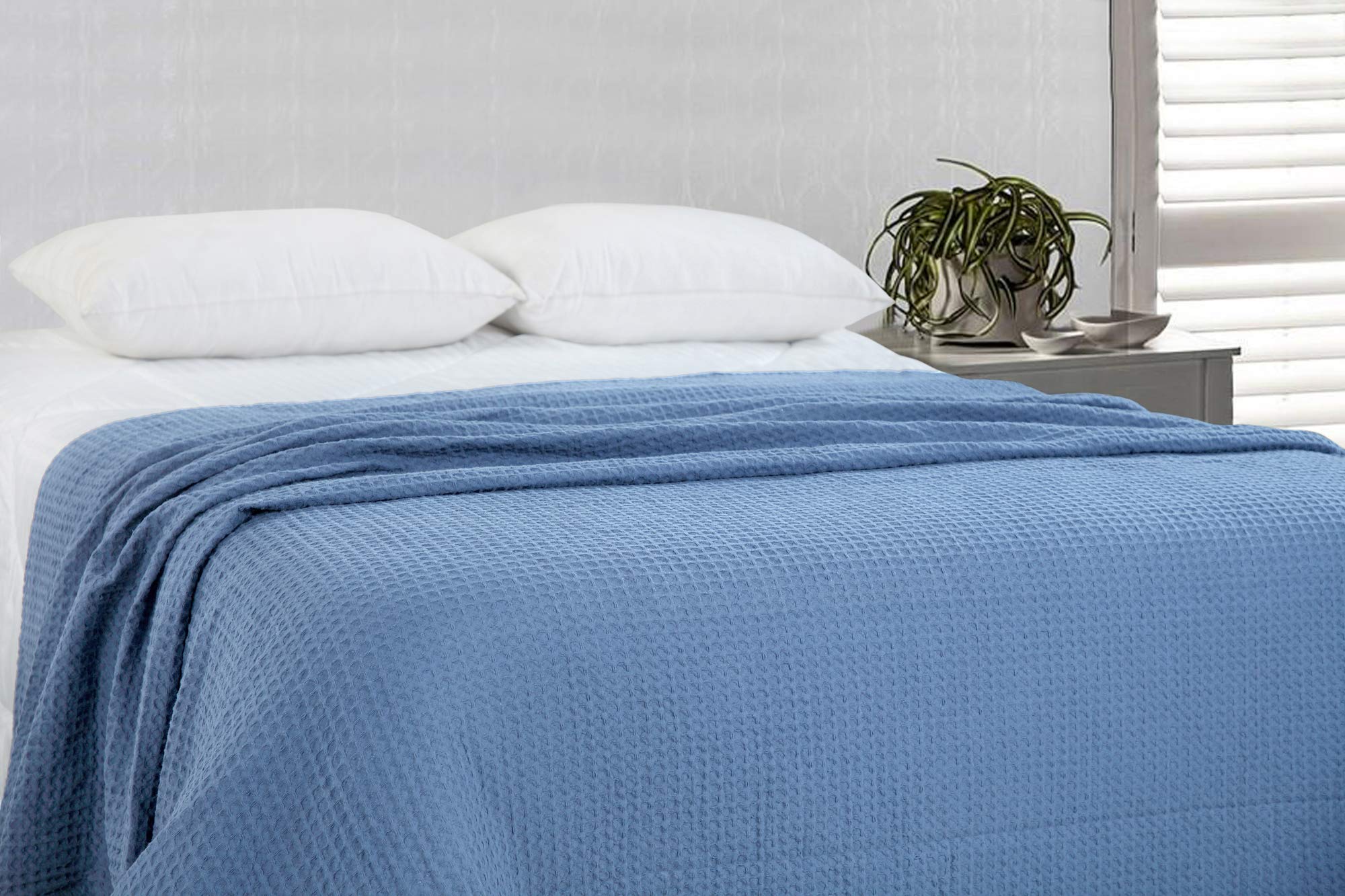 HILLFAIR 100% Combed Cotton Queen Size Blanket – Soft, Breathable, Lightweight All-Season Bed Blanket – Waffle Weave Home Decor – Blue Queen Bed Cover for Cozy Sleep & Stylish Bedroom Decor