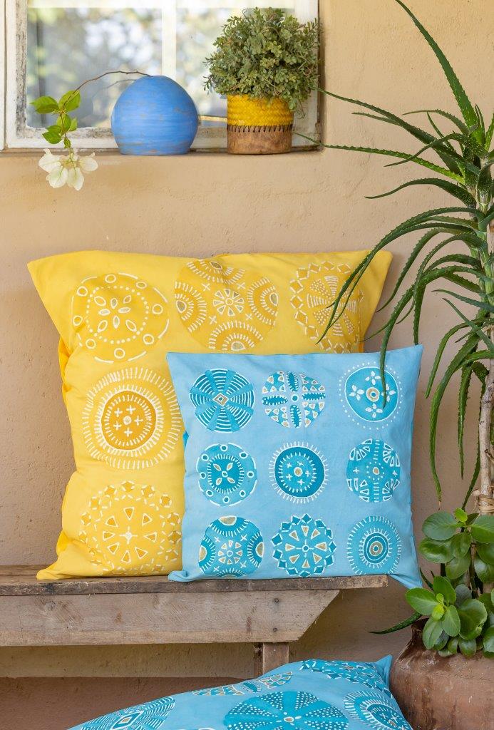 Kuosi Waterproof Aqua Cushion Cover - Soft Hypoallergenic Outdoor Pillow Case for Patio, Pool, Beach & Boat (Blue)