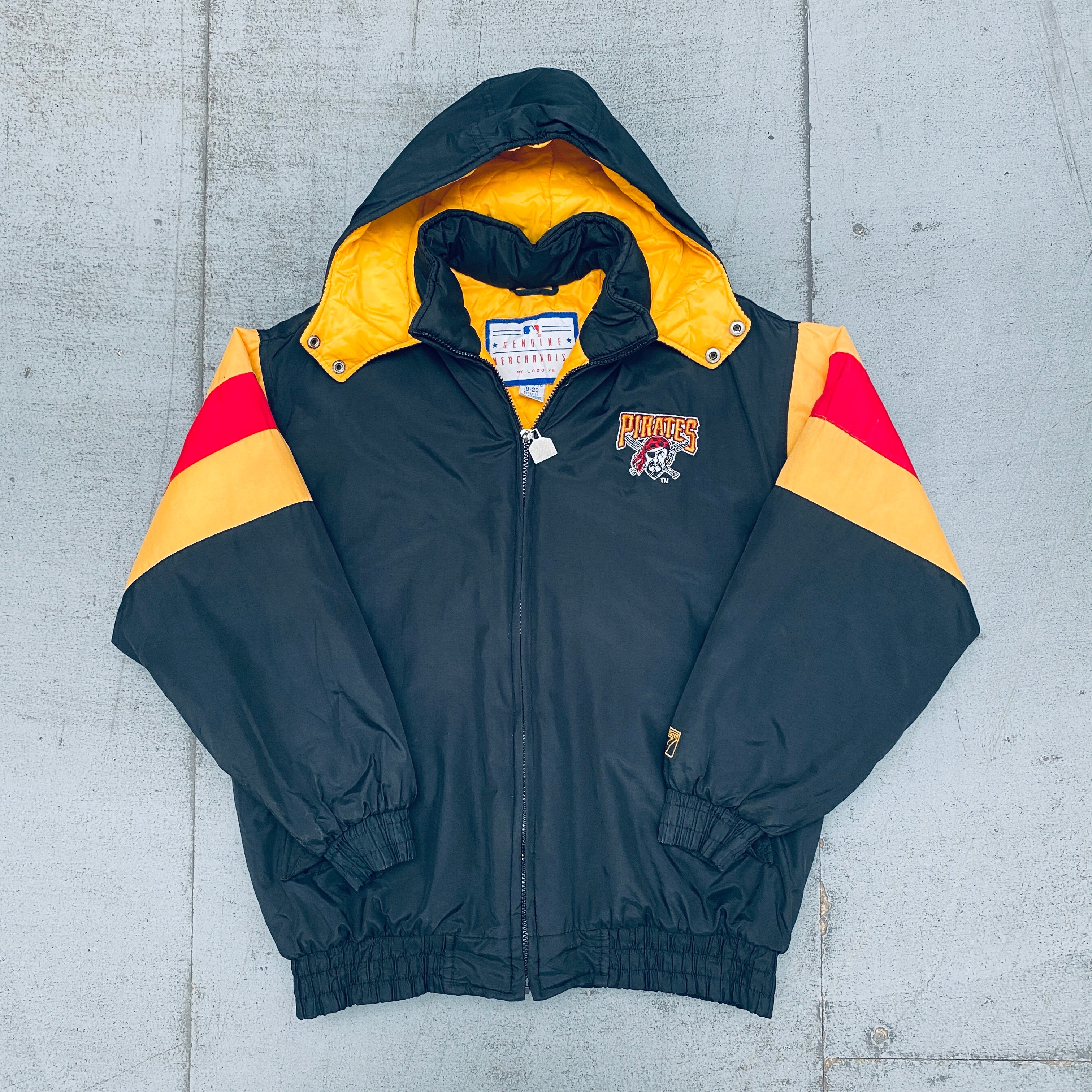 Pittsburgh Pirates 1990s Logo Blackout Reverse Spellout Full-Zip Jacket - Vintage Baseball Jacket for Men & Women (S/M) - Perfect for Game Day, Casual Wear & Sports Fans