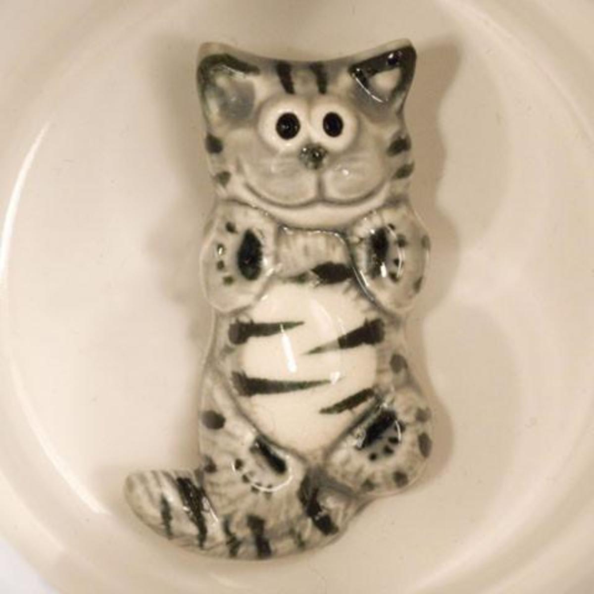 Cheer Up Cat Mug - Grey Ceramic Coffee Cup with Cute Cat Design - Perfect for Tea, Coffee, or Hot Chocolate at Home or Office