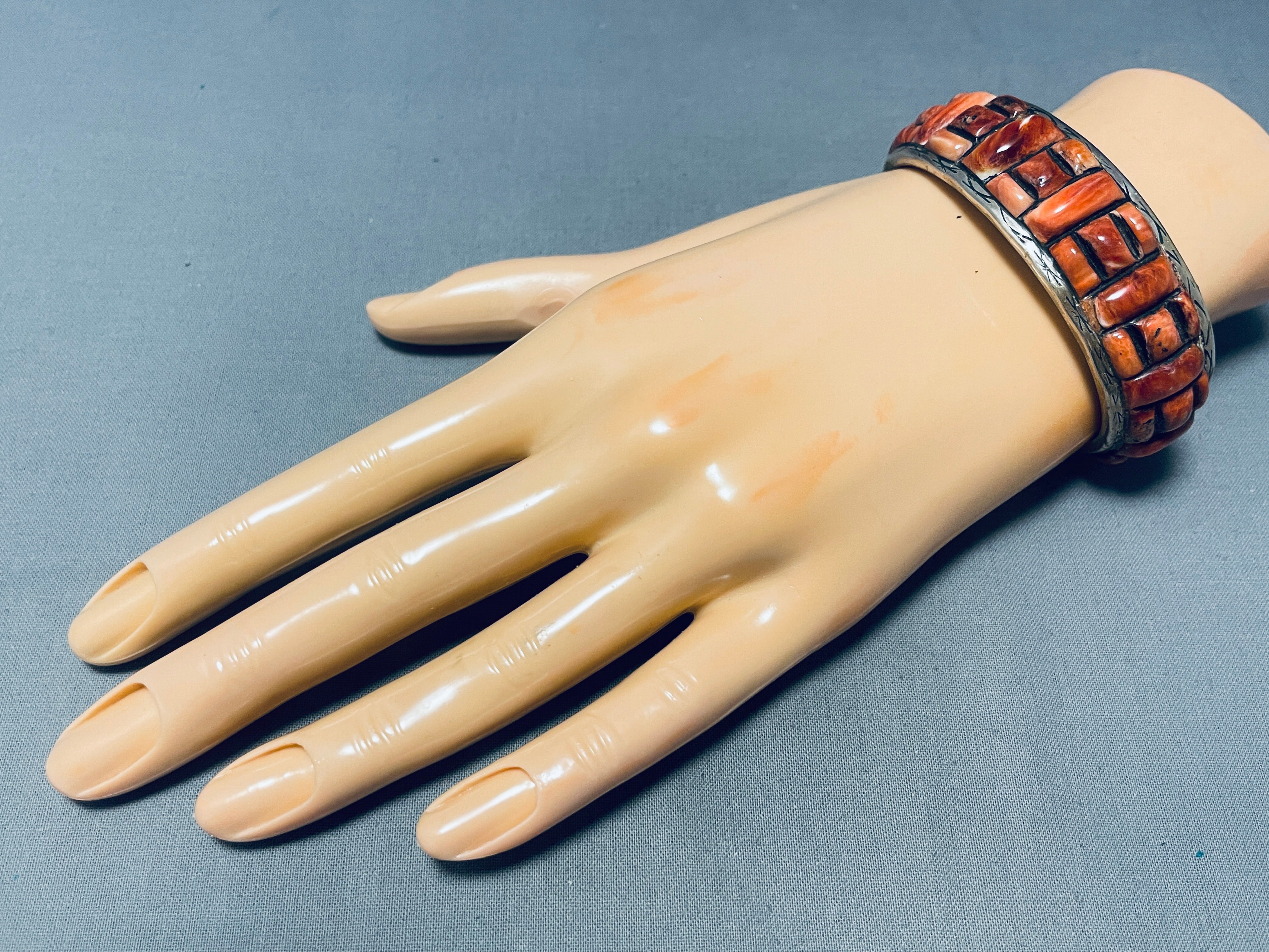 6.5 Inch Vintage Navajo Spiny Oyster Sterling Silver Bracelet - Handmade Native American Jewelry for Women - Perfect for Boho Fashion, Gift Giving & Special Occasions