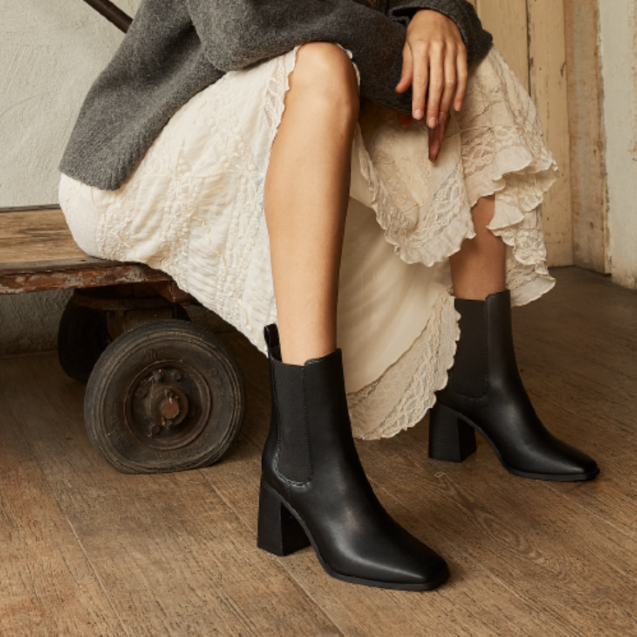 Link Chelsea Ankle Boots for Women - Black Smooth Leather - Perfect for Casual Outfits, Office Wear & Fall Fashion