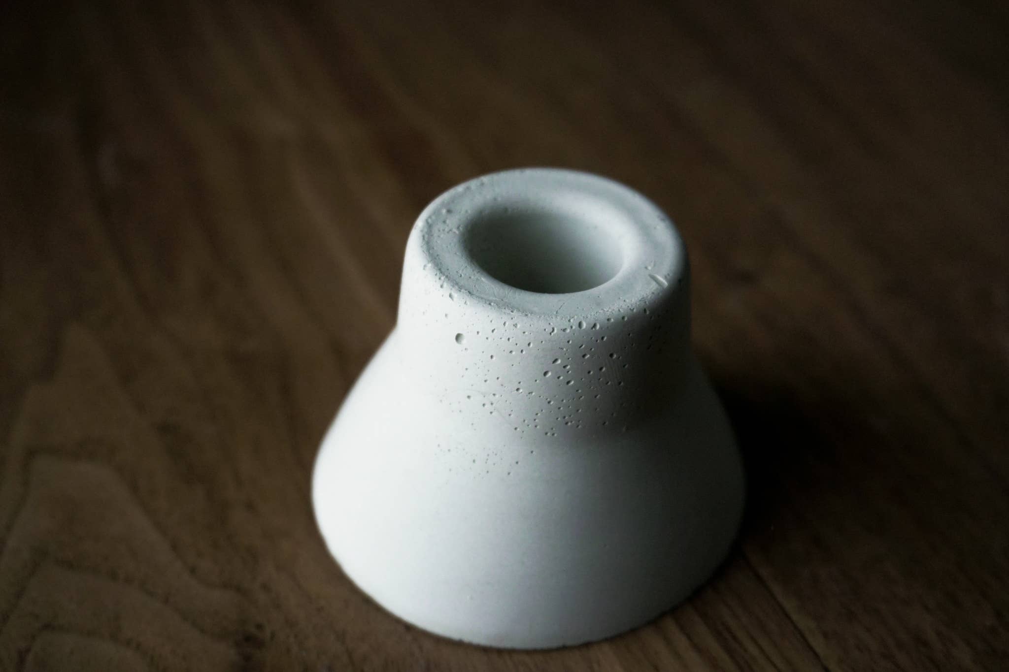 Modern White Taper Candle Holder - Concrete & Copper Design for Home Decor, Wedding Centerpieces & Tabletop Decorations