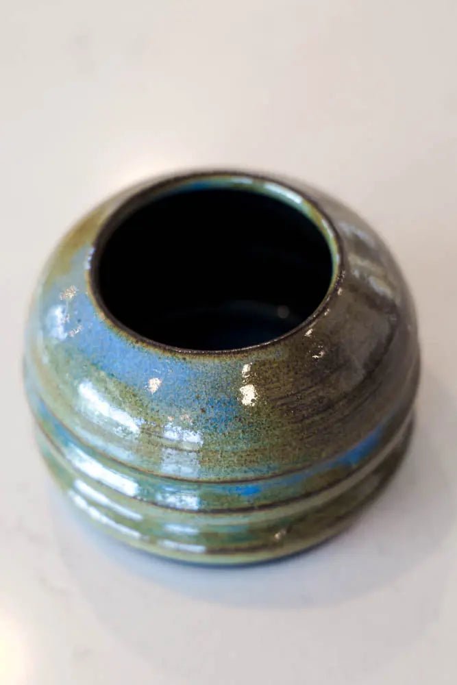 Handcrafted Black Stoneware Pot - Ceramic Planter for Succulents & Herbs | Durable & Stylish Home & Garden Decor