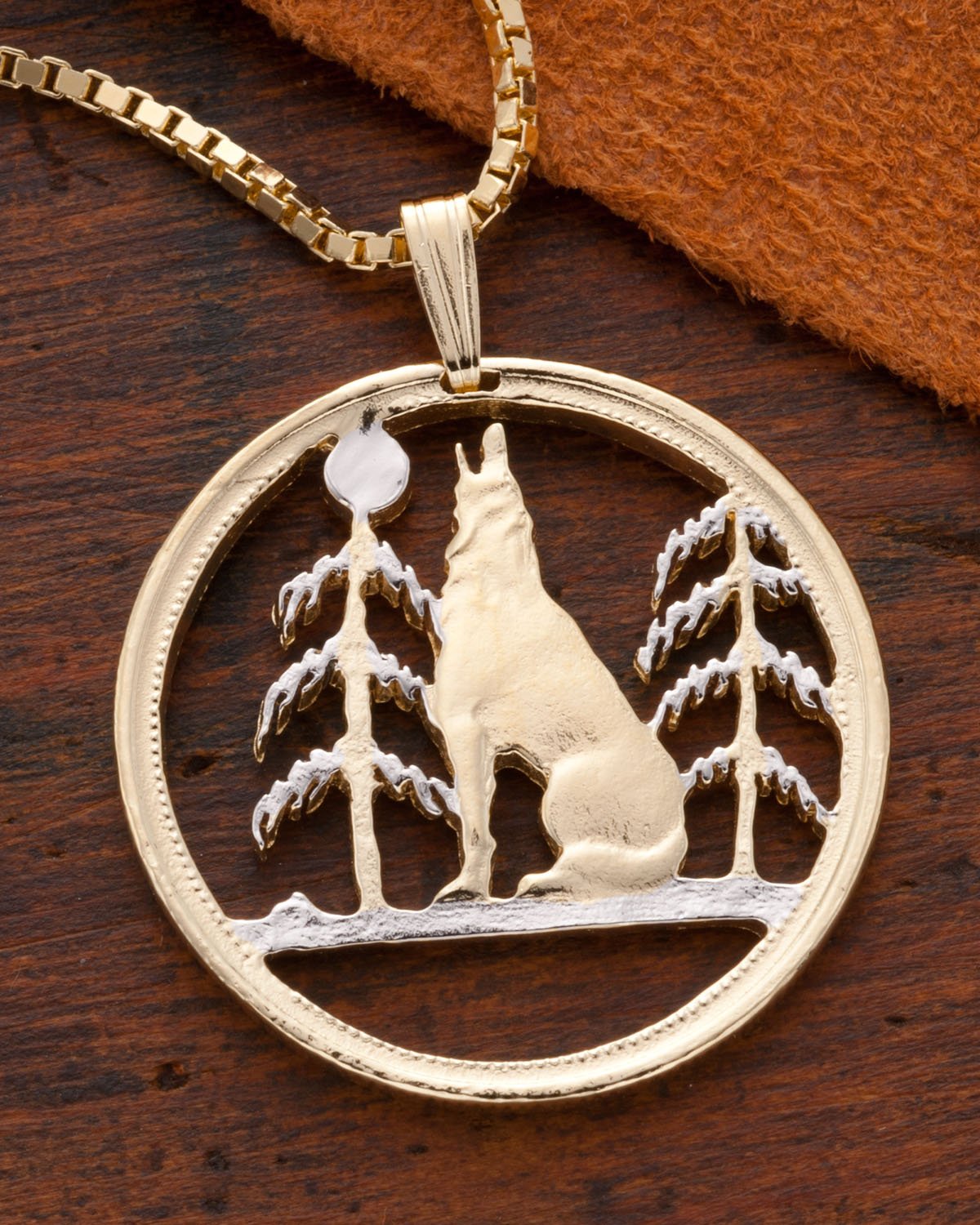 Handmade Wolf Pendant Necklace with Genuine Canada 50 Cents Coin - Unique Nature Inspired Jewelry for Men & Women - Perfect for Outdoor Adventures, Gifts & Spiritual Protection