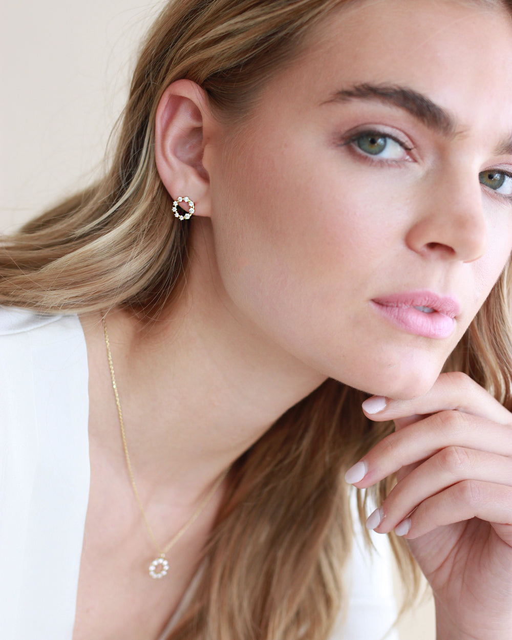 Saylor CZ Circle Pendant Necklace - Elegant Cubic Zirconia Jewelry for Women, Dainty Gold/Silver Necklace for Everyday Wear, Perfect Gift for Birthday, Anniversary & Valentine's Day | Office, Party & Date Night Accessories