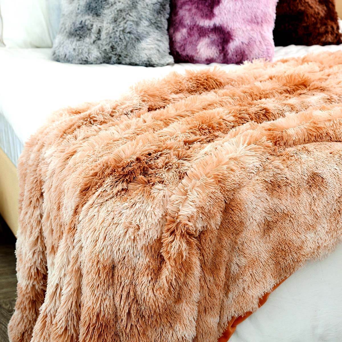 Soft Plush Throw Blanket - Cozy Fleece Blanket for Couch, Bed & Travel - Ultra Soft Warm Blanket for Winter, Home Decor & Gifts