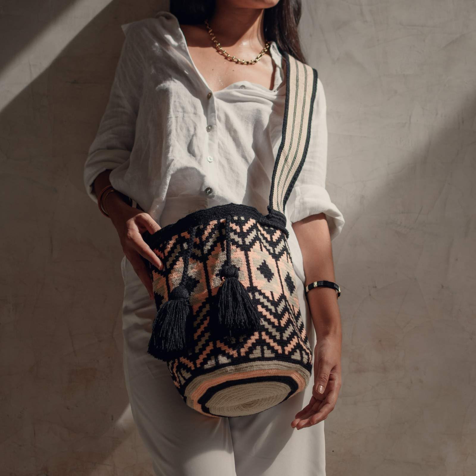 Fairtrade Wayuu Bag - Large Handmade Crochet Crossbody Purse | Authentic Colombian Mochila | Boho Chic Women's Shoulder Bag for Travel, Beach & Everyday Use (Fluida Color)