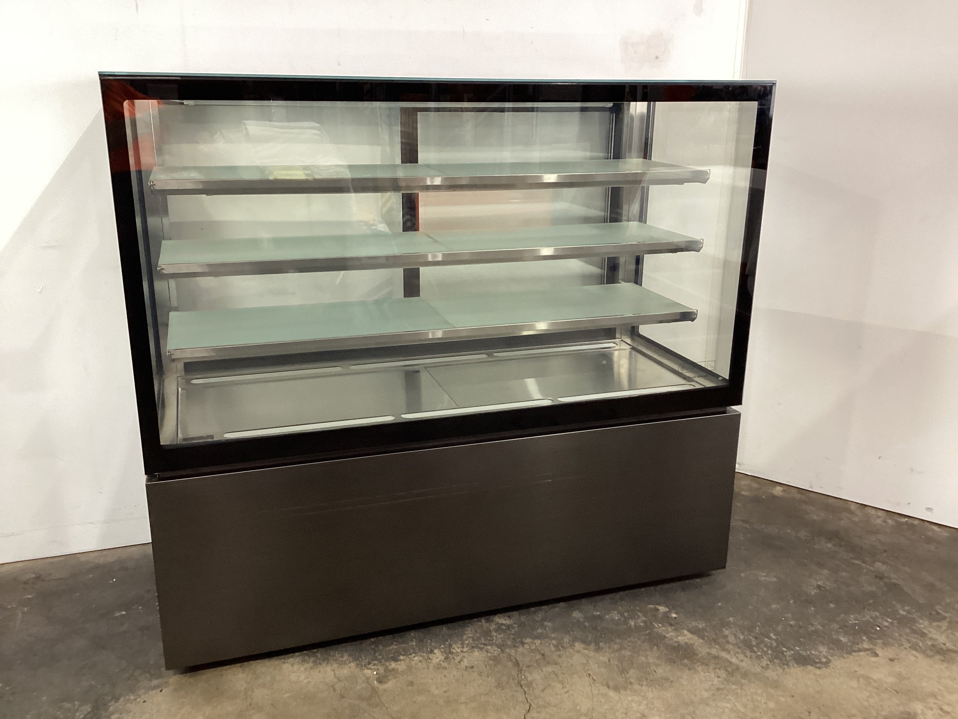 Anvil NDSV4750 Commercial Refrigerated Display Case - Energy Efficient Glass Door Merchandiser for Grocery Stores & Restaurants