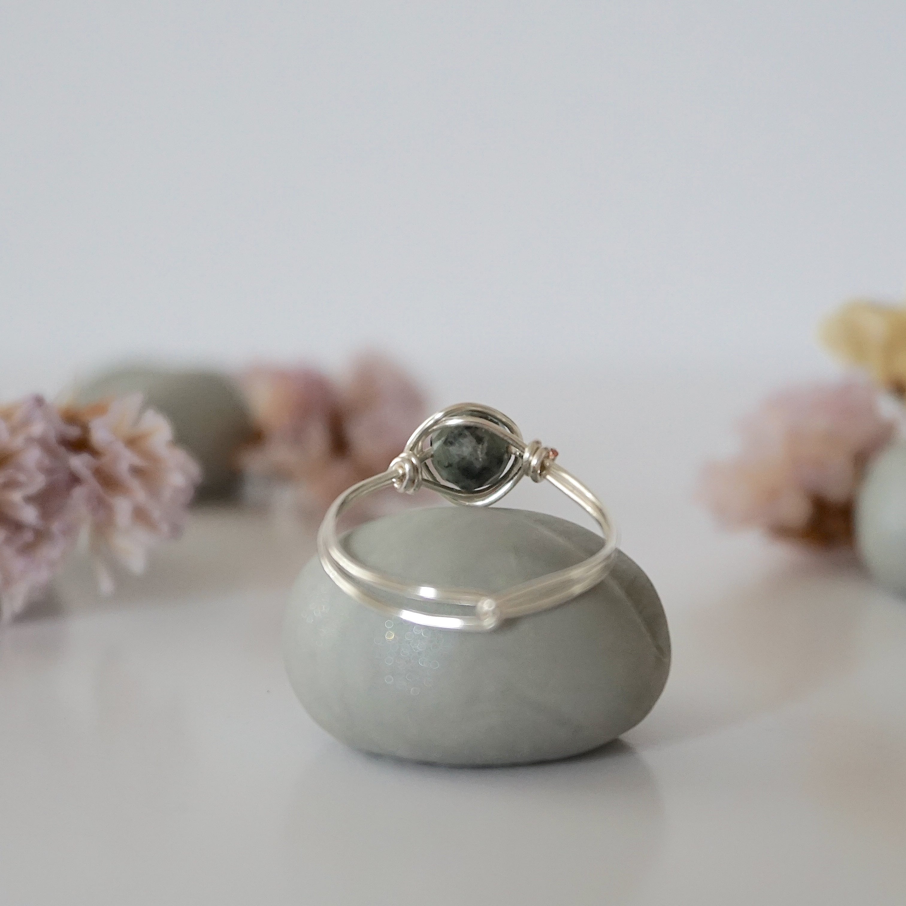 Emerald Birthstone Ring for Women - Elegant May Birthstone Jewelry Gift for Mom, Sister, Girlfriend - Perfect for Birthdays, Anniversaries & Special Occasions