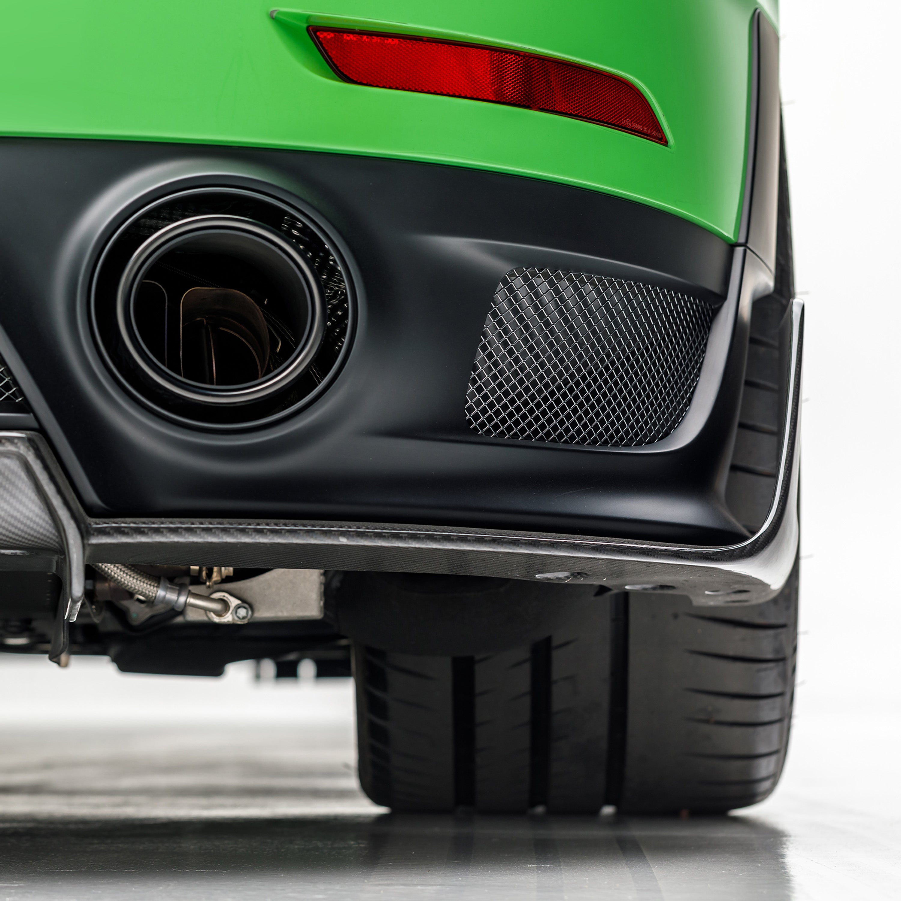 Porsche 991.2 911 GT2RS EVO Aero Rear Diffuser - High-Performance Carbon Fiber Rear Diffuser for Porsche 911 GT2RS - Enhances Downforce & Aerodynamics for Track Racing & Street Performance