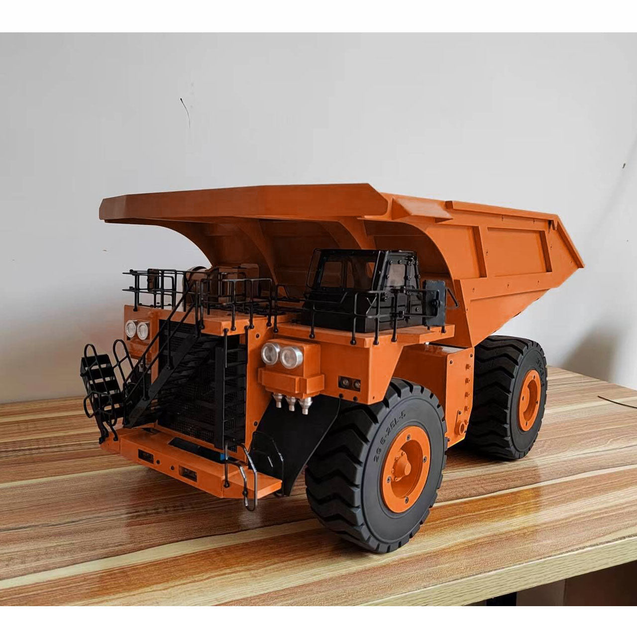 1/20 Scale Metal RC Hydraulic Mining Truck 793D - Remote Control Dump Truck with Servo Motor, I6X Radio, LED Lights & Warning Sound System - Realistic Construction Vehicle Model for Kids & Adults (Outdoor Play, Construction Site Simulation, Collection Display)