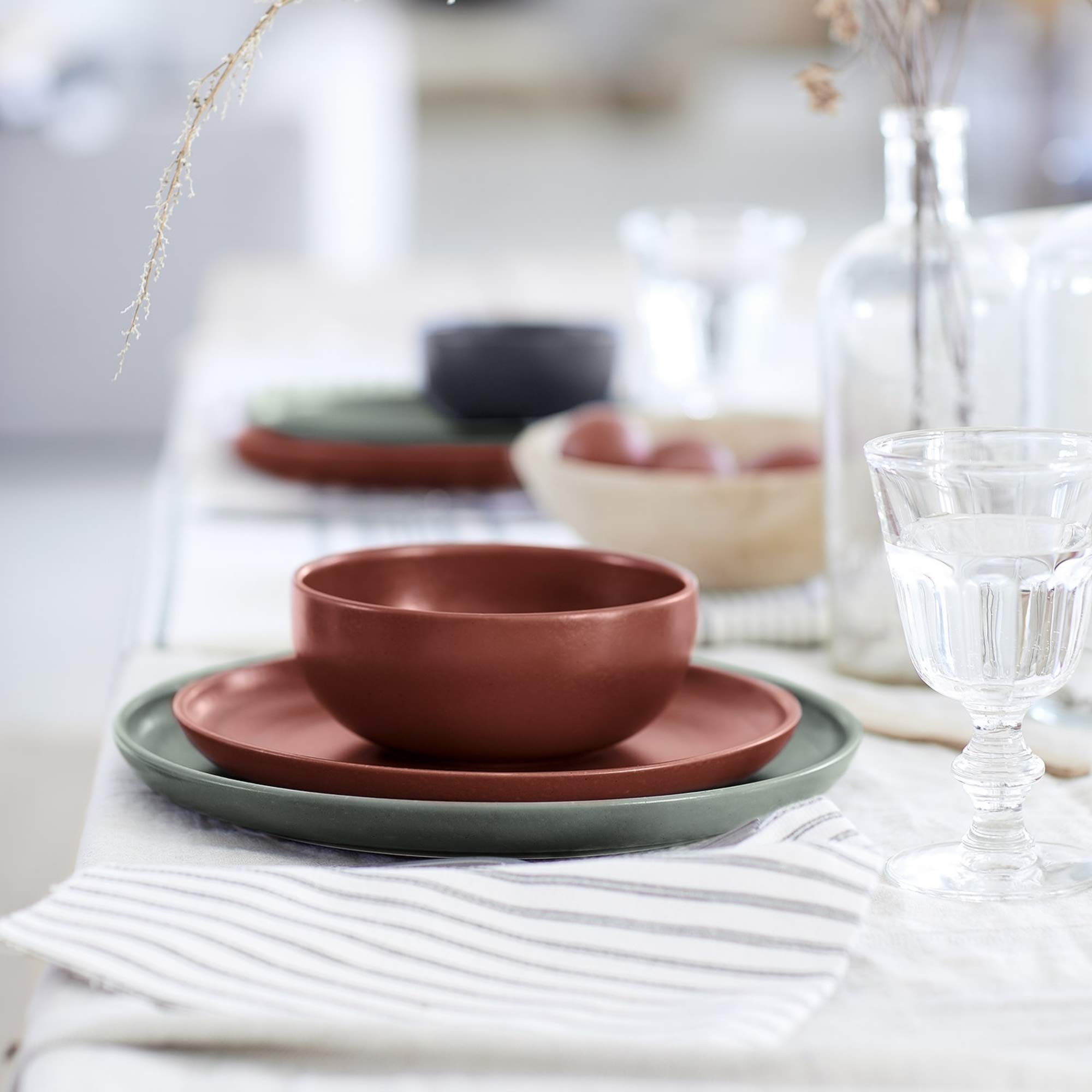 Casafina Ceramic Stoneware 21 oz. Soup & Cereal Bowl - Pacifica Collection, Cayenne | Microwave & Dishwasher Safe Dinnerware | Food Safe Glazing | Restaurant Quality Tableware | Perfect for Home, Restaurant & Office Use