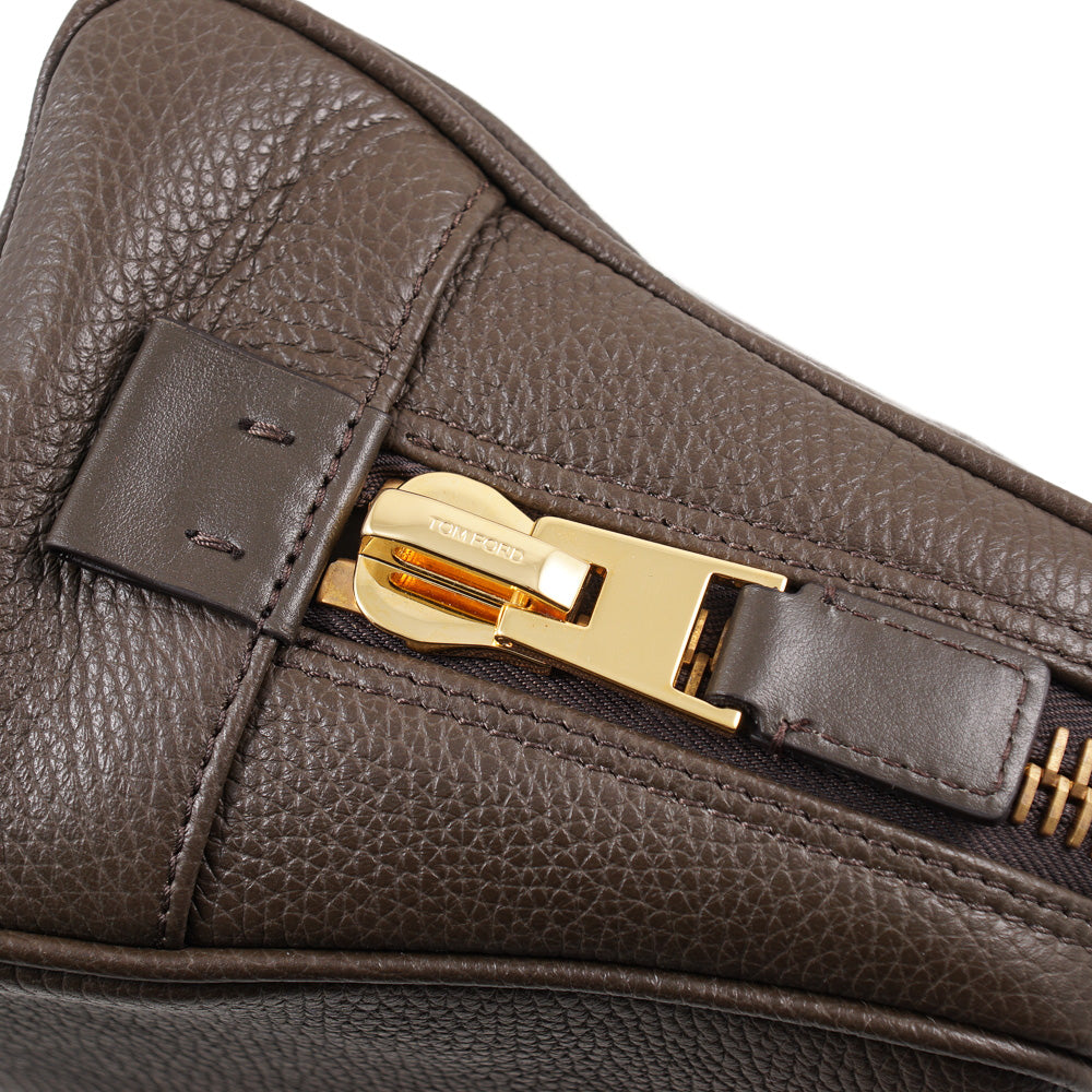 Tom Ford Single Zip Leather Toiletry Bag for Men - Premium Travel Cosmetic Case, Toiletries Organizer for Gym, Business Trips & Weekend Getaways