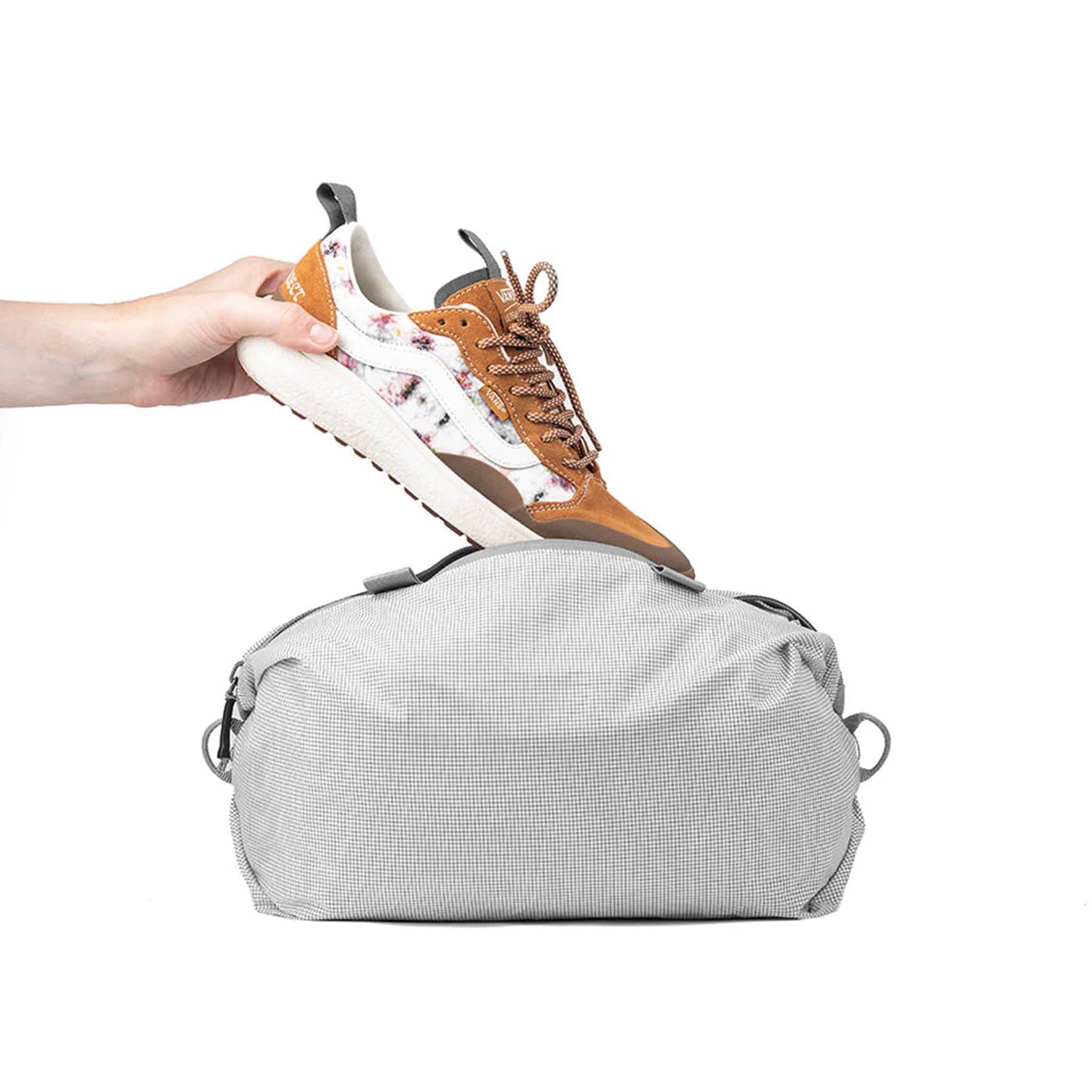 Peak Design Shoe Pouch - Waterproof Travel Shoe Bag for Men & Women - Compact & Lightweight Storage for Gym, Hiking & Air Travel - Perfect for Sneakers & Sports Shoes