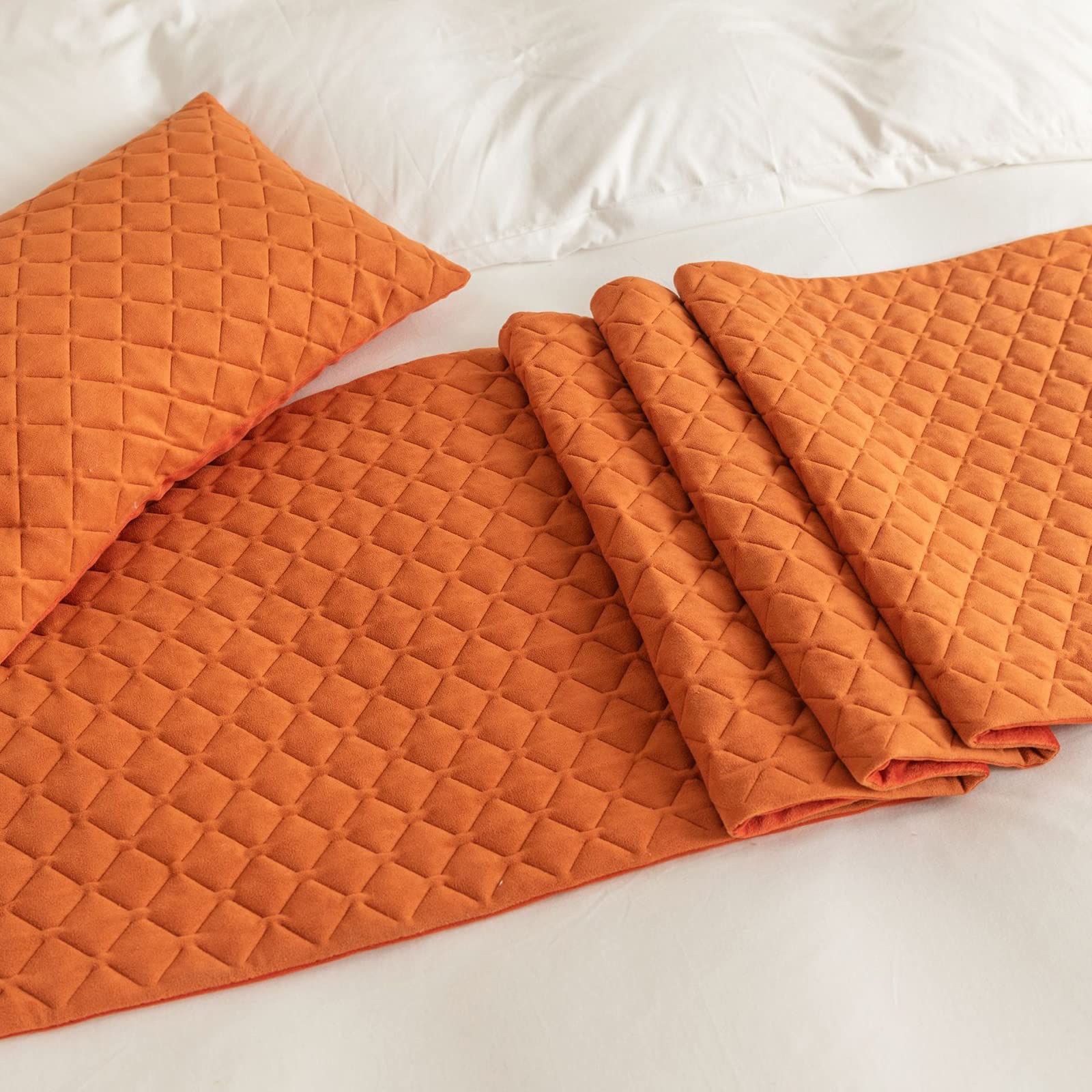 Dutch Velvet Bed Runner - Quilted Jacquard Argyle Pattern Reversible Bedspread (45x240cm) - Luxury Bedding Scarf for Bedroom, Hotel & Wedding Room Decoration - Perfect for Queen & King Size Beds