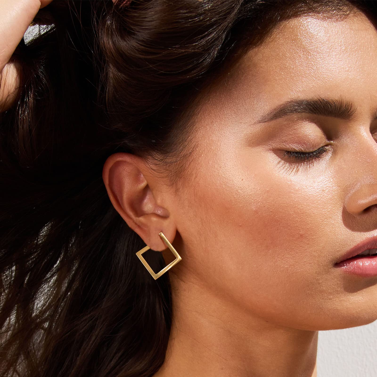 18K Gold Plated Square Hoop Earrings for Women - Lightweight Geometric Open Hoop Earrings - Perfect for Everyday Wear, Office & Special Occasions - Elegant Jewelry Gift for Her