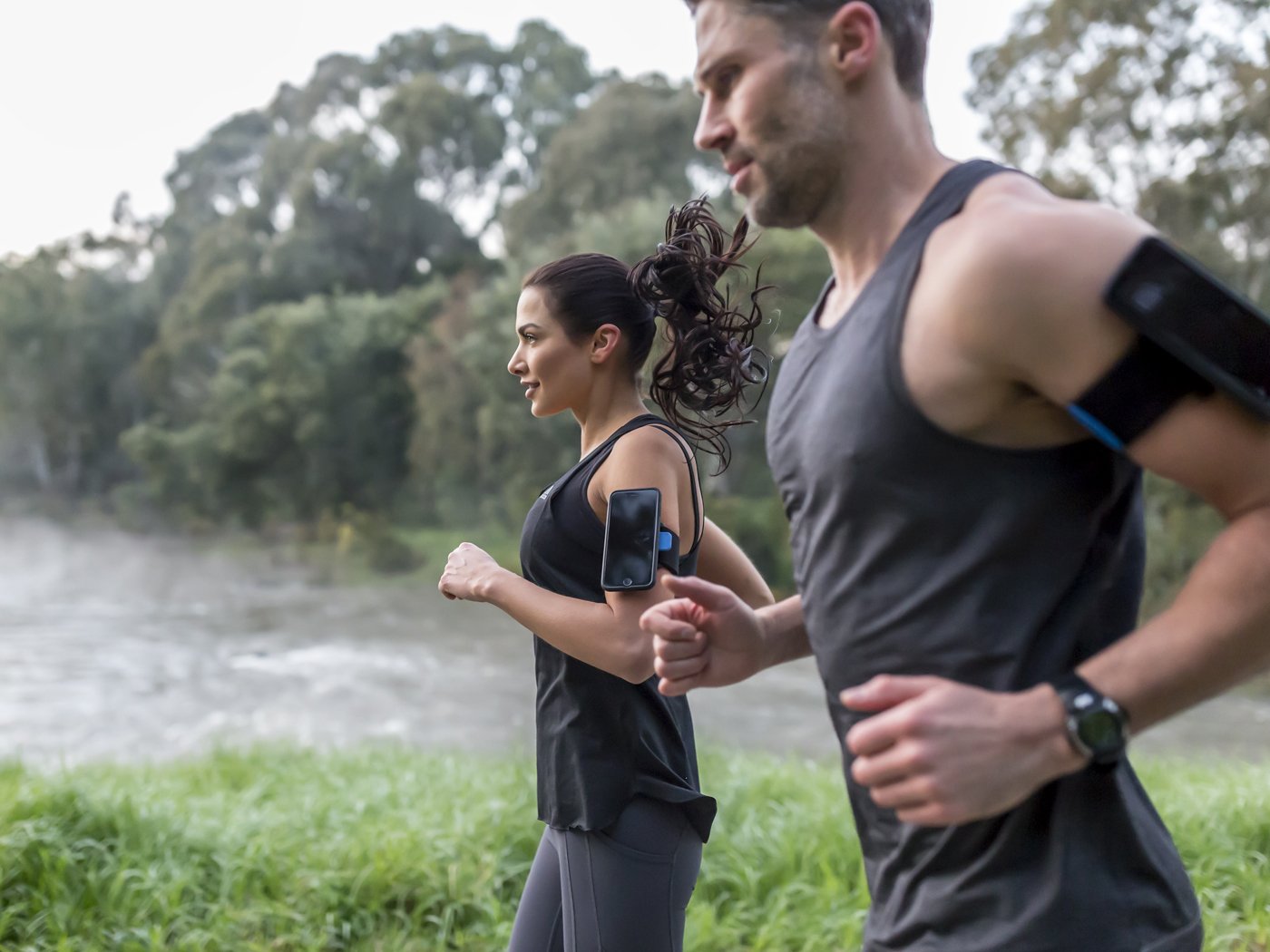 Running Armband for iPhone - Secure & Comfortable Phone Holder for Jogging, Workouts & Fitness - Perfect for Gym, Outdoor Sports & Active Lifestyle