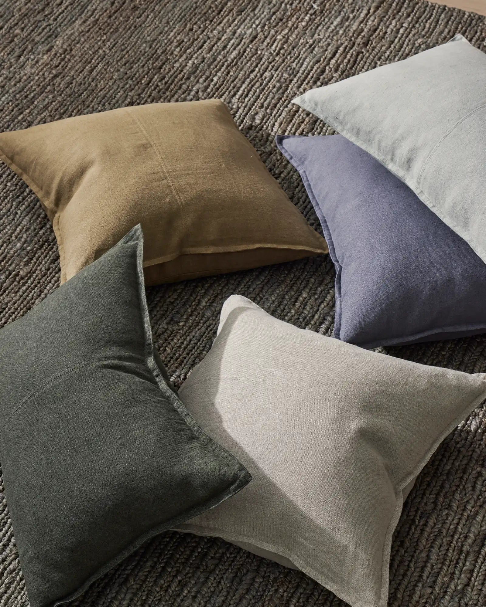 Como Cushion Smoke - Soft & Comfortable Seat Cushion for Home, Office & Car - Perfect for Back Pain Relief & Long Sitting Sessions