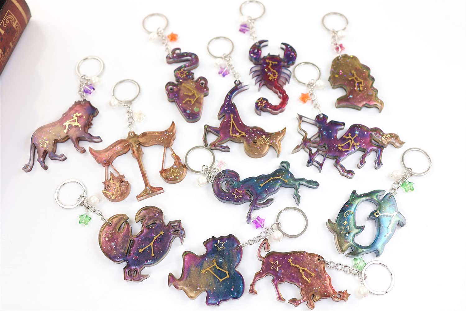 12 Zodiac Constellation Silicone Keychain Molds - DIY Resin Jewelry Making Kit for Necklace, Earrings & Pendants (Gold/Silver) - Perfect for Crafting Unique Gifts & Personalized Accessories