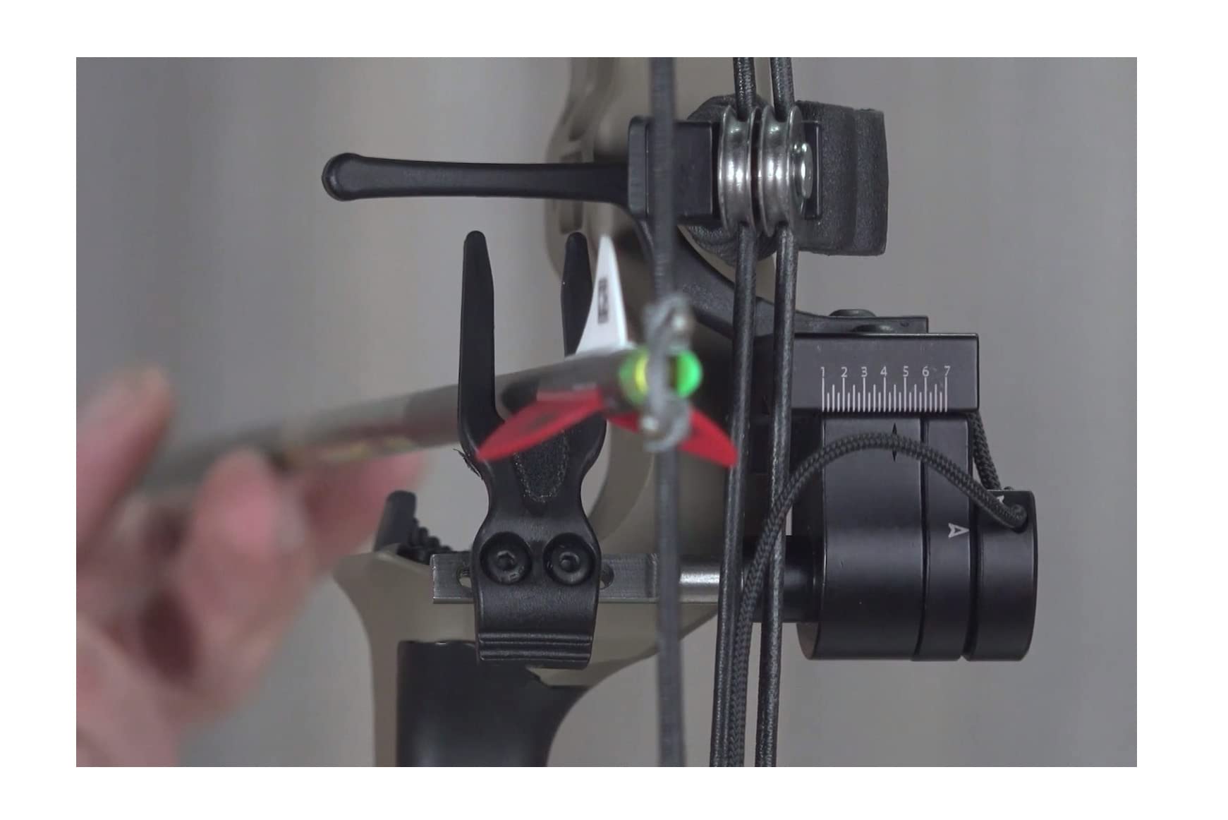 Ripcord Max Arrow Rest - Right Hand Black | Precision Bow Hunting Accessory for Target Practice & Outdoor Sports