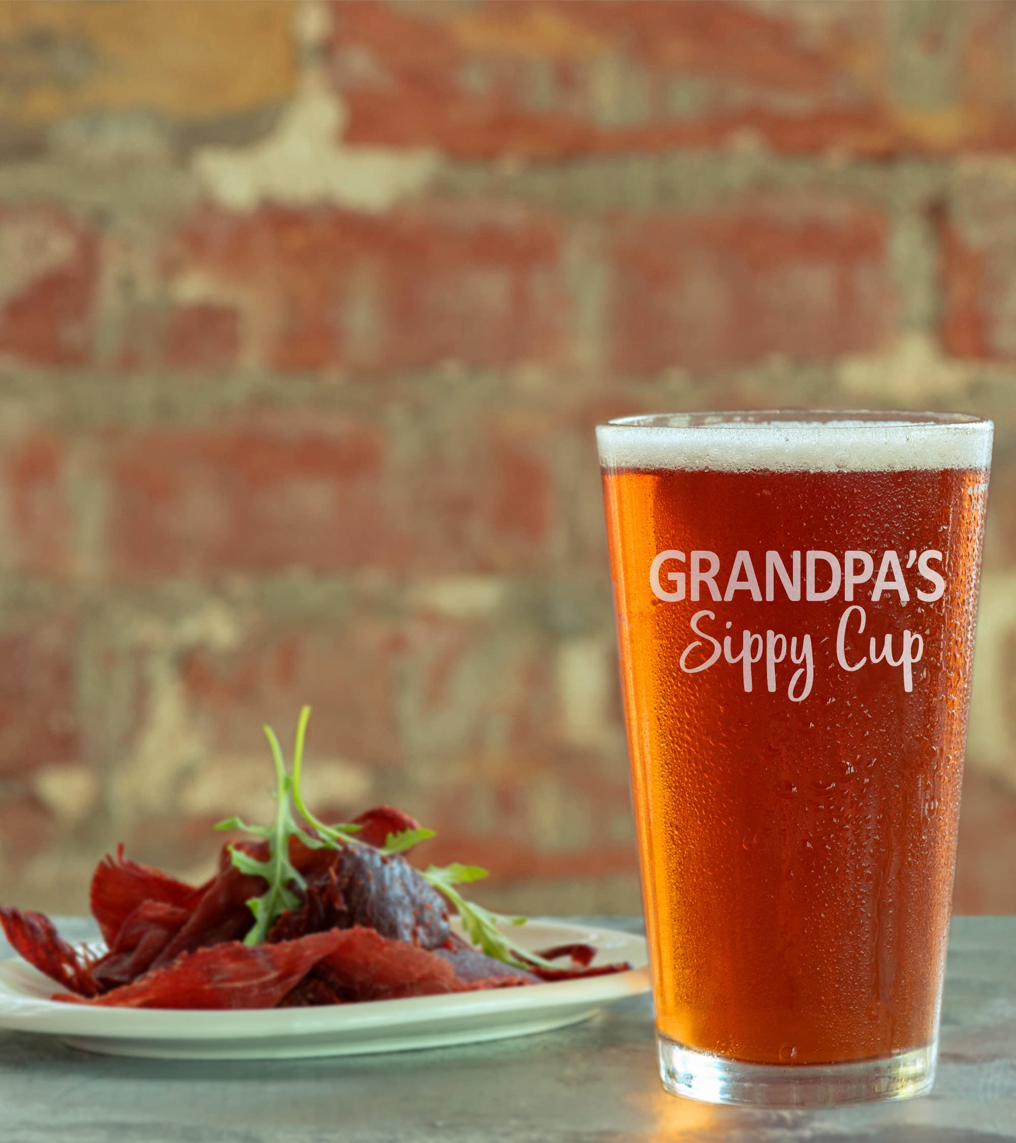 Grandpa's Sippy Cup Beer Pint Glass - Funny Gift for Dad, Uncle, Grandpa from Daughter, Son, Wife - Father's Day, Birthday, Retirement Gift - Perfect for Parties, BBQ, Man Cave & Beer Lovers