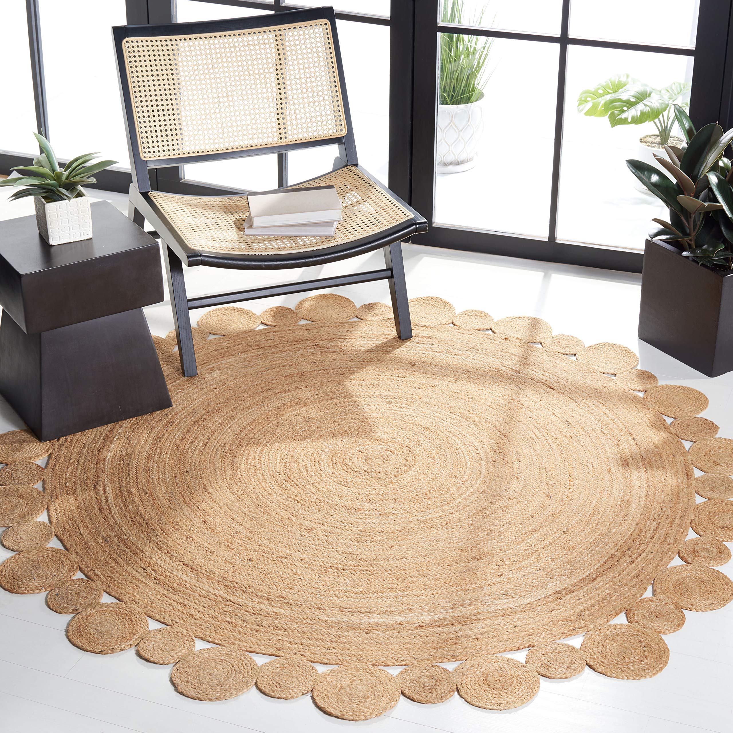 SAFAVIEH Natural Fiber Round Collection 10' Round Handmade Jute Area Rug - Boho Country Charm for Living Room, Bedroom & Home Decor | NFB307A