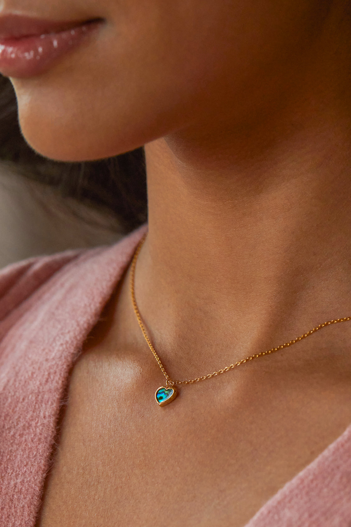 Elegant Abalone Heart Pendant Necklace - Natural Shell Jewelry for Women - Perfect Gift for Valentine's Day, Anniversary & Special Occasions