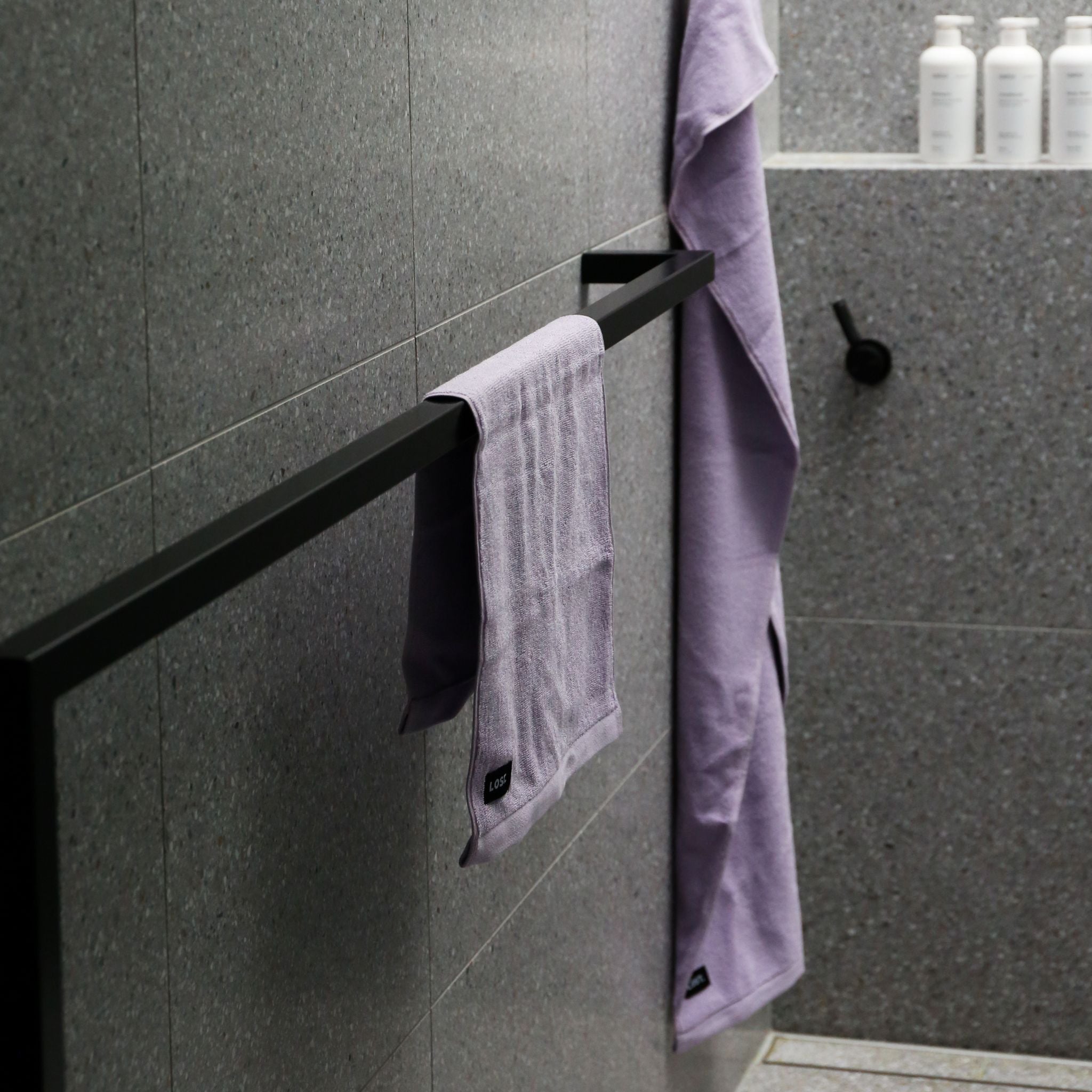 Premium LOST TOWELS Bath Towel - 70x140cm (27x55 inches) Soft Absorbent Lilac Bath Sheet - Perfect for Spa, Beach, Gym & Luxury Home Bathroom