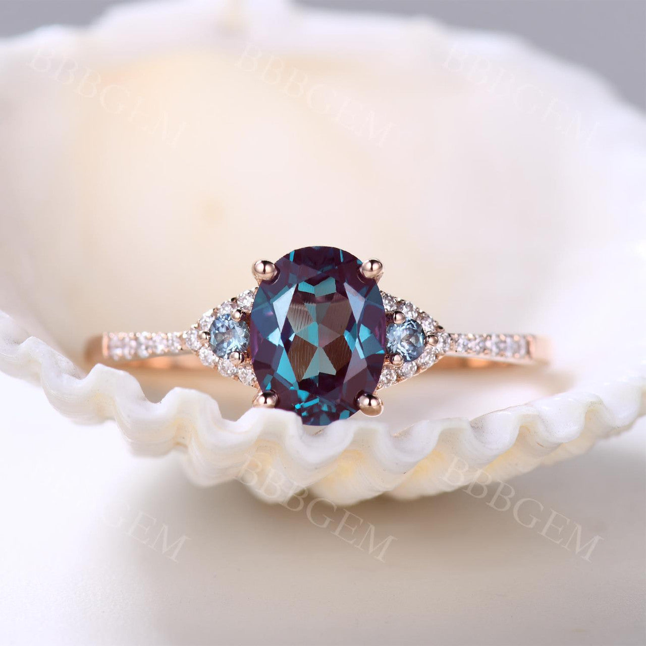 6x8mm Oval Cut Alexandrite Diamond Engagement Ring in Yellow Gold | Color Changing Gemstone for Proposals, Anniversaries & Special Occasions