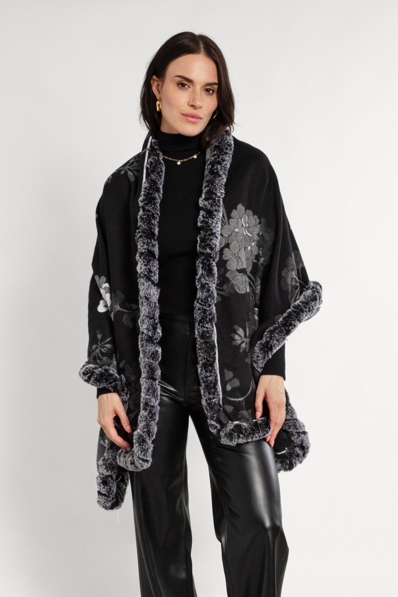 Stylish Blooming Faux Fur Scarf - Soft Winter Wrap for Women - Perfect for Cold Weather, Outdoor Activities & Fashion Accessories