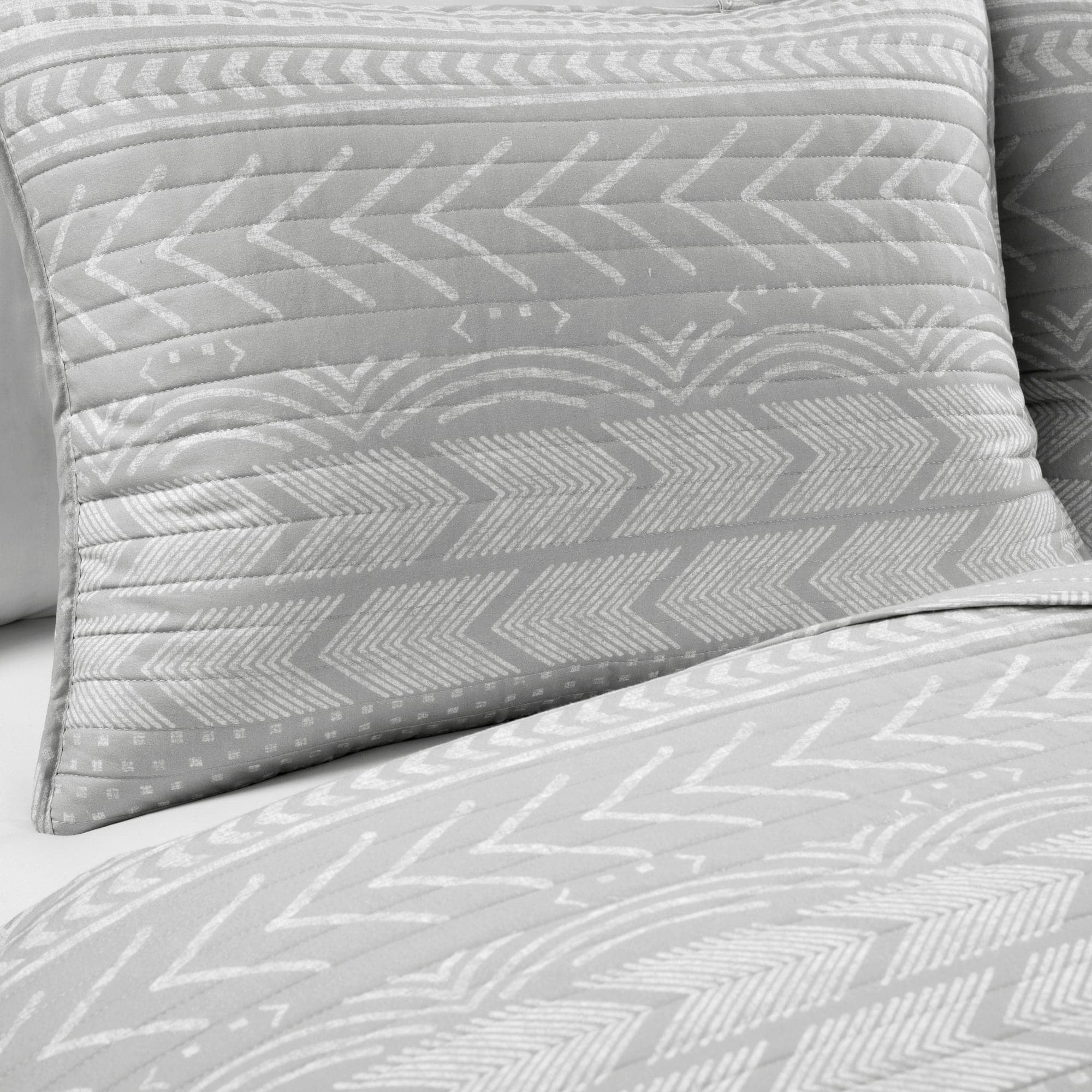 Hygge Geo Quilt 3 Piece Set - Soft Geometric Pattern Bedding for Cozy Bedroom Decor | Perfect for Master Bedroom, Guest Room & Dorm