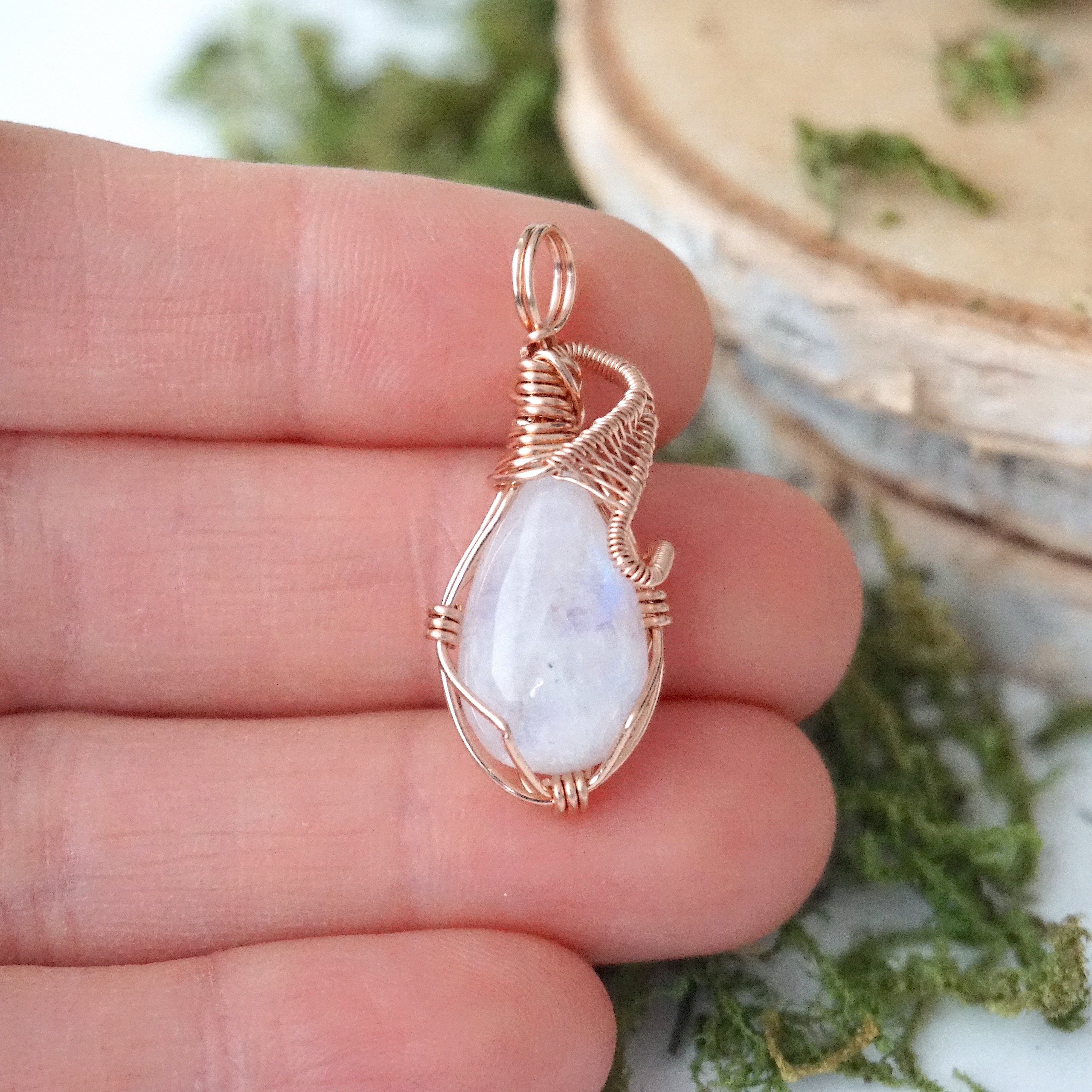 Rose Gold Rainbow Moonstone Necklace for Women - Elegant Dainty Pendant Jewelry Gift for Birthday, Anniversary & Valentine's Day - Perfect for Everyday Wear & Special Occasions