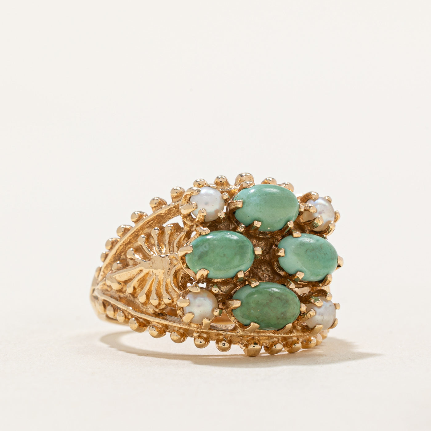 Elegant Jade & Pearl Cocktail Ring - 2.00 Carat Total Weight (CTW) - Size 7 - Perfect for Evening Parties, Weddings & Special Occasions