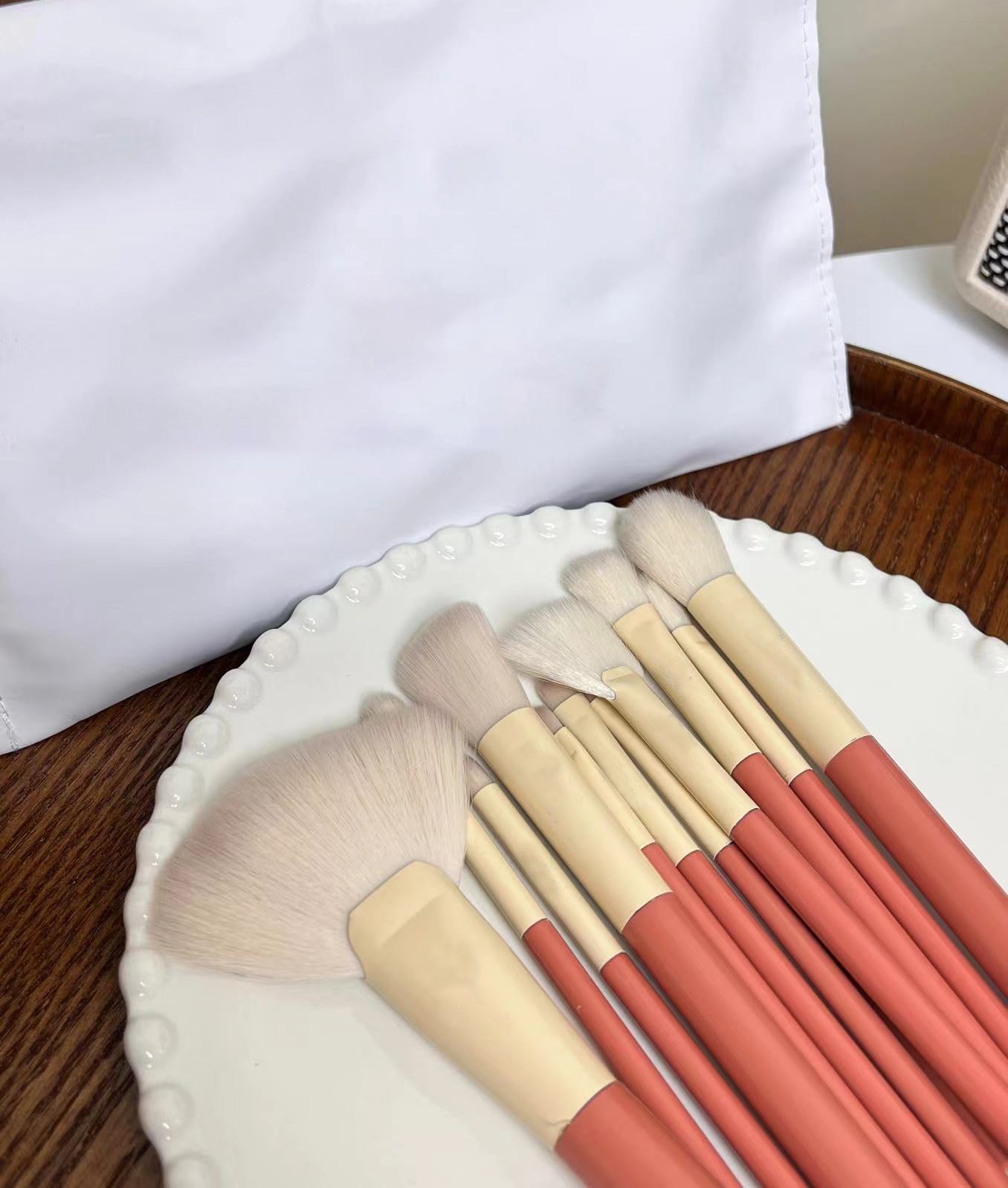 Premium Rose Gold Makeup Brush Set - 12 Pcs Vegan & Cruelty-Free Makeup Brushes for Foundation, Blending, Contouring - Perfect for Professional Makeup Artists & Beginners (Ideal for Travel, Home & Salon Use)