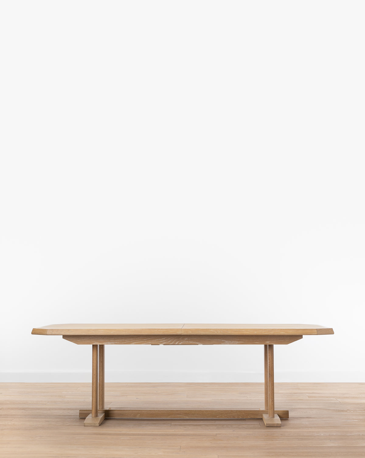 Orville Extendable Dining Table - Expandable Wooden Table for 6 to 8 People - Perfect for Family Gatherings & Dinner Parties