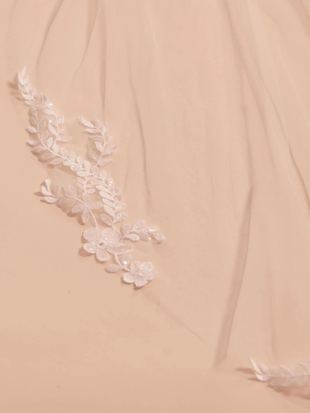Elegant Chapel Length Wedding Veil with Delicate Lace Edge - Ivory Tulle Bridal Accessory (S414) | Perfect for Church Ceremonies, Outdoor Weddings & Romantic Photography