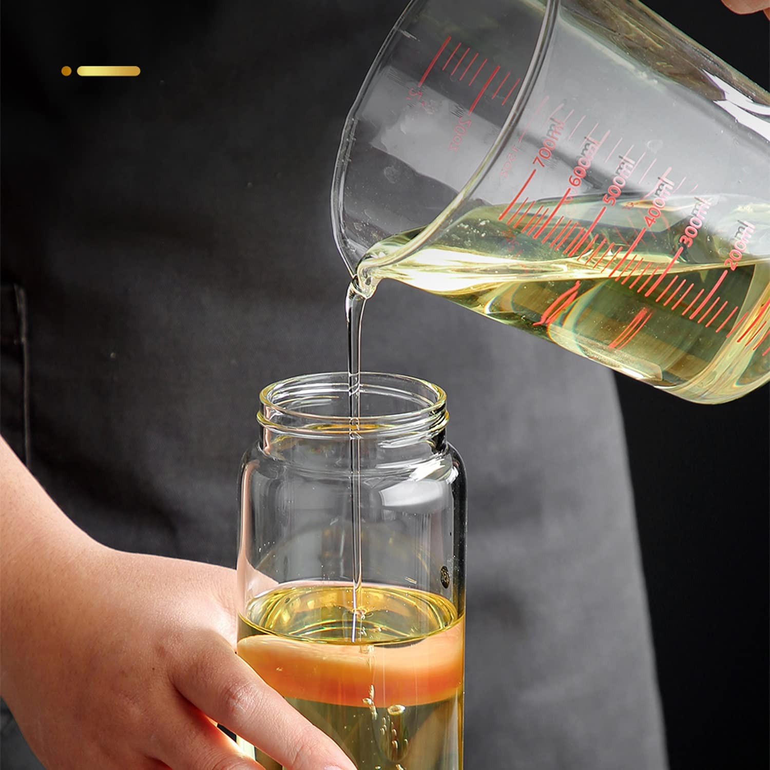 AVLUZ Premium Glass Olive Oil Bottle with Non-Drip Spout - 550ml Condiment Dispenser Cruet with Automatic Cap - Perfect for BBQ, Cooking, Baking & Salad Dressing