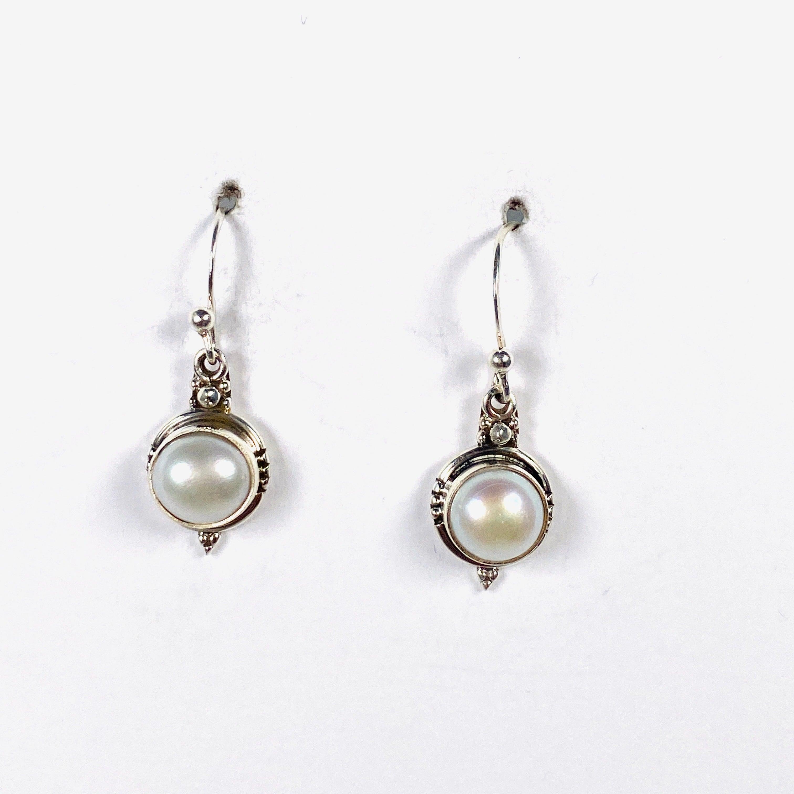 Elegant Pearl Round Earrings with Silver Detailing E2696 - Perfect for Weddings, Parties & Special Occasions