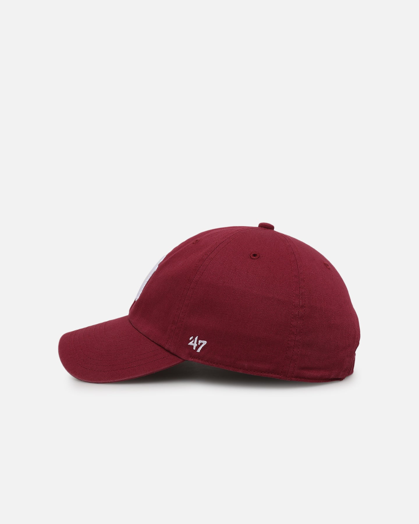 47 Brand New York Yankees 'Yankees Colour Wheel' 47 Clean Up Adjustable Strapback Cap - Cardinal Red for Baseball Games & Streetwear Fashion