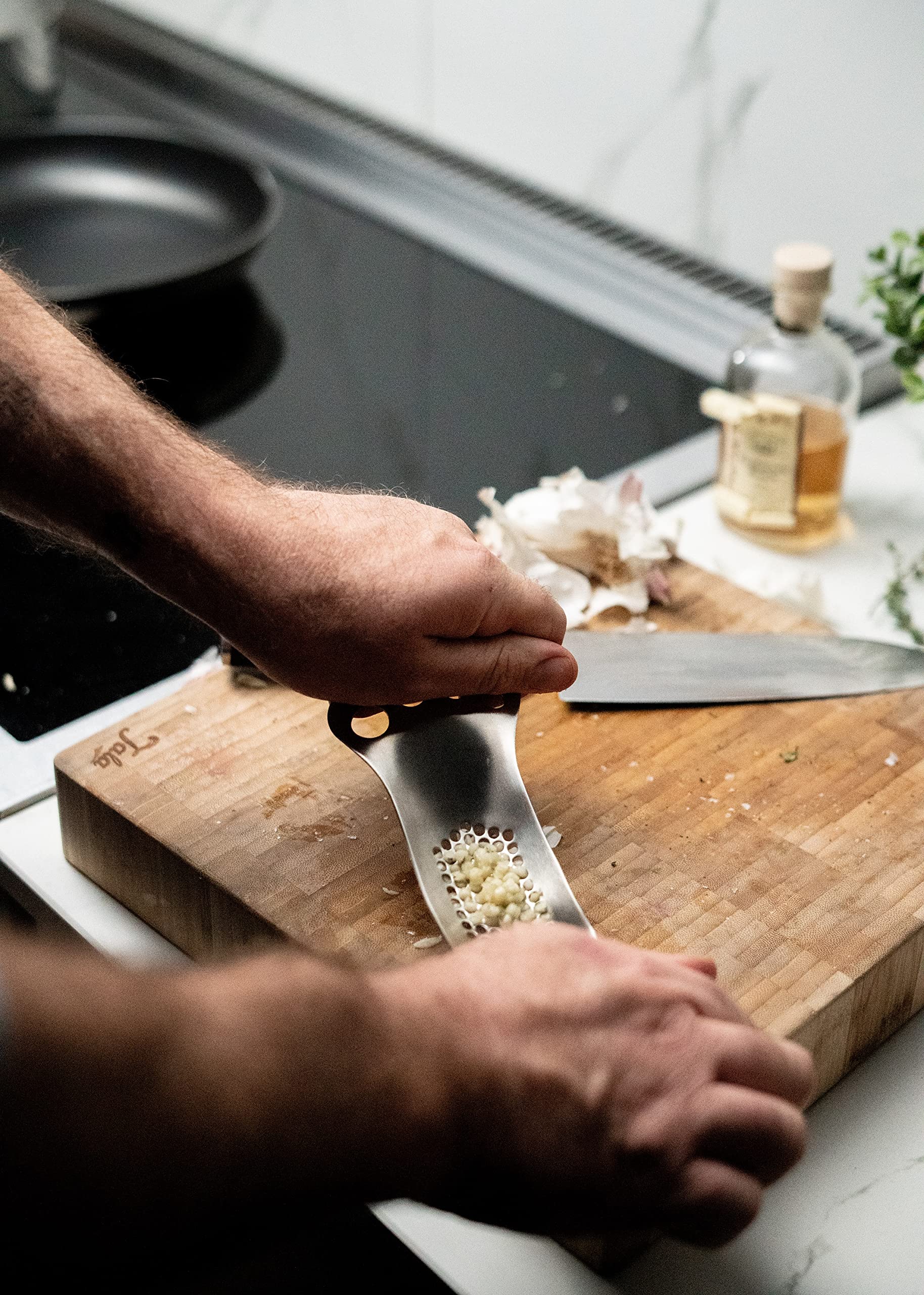 Premium Stainless Steel Garlic Press & Herb Stripper - Easy Clean No Waste Garlic Crusher for Cooking - Perfect for Garlic Lovers, Chefs & Home Cooks - Ideal for Meal Prep, Italian Dishes & Flavorful Recipes