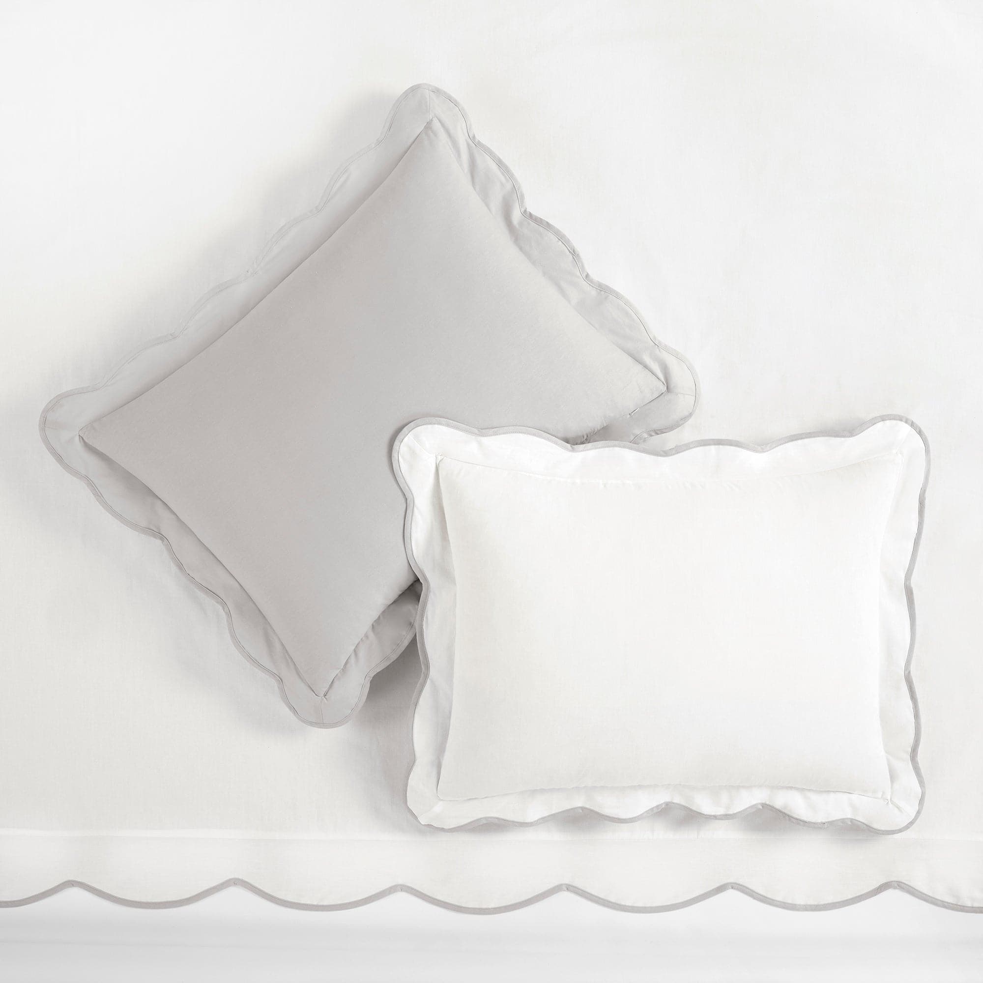 Coastal Chic Scalloped Edge 100% Cotton Reversible Duvet Cover Set - Breathable Soft Bedding for Beach House & Boho Bedroom Decor