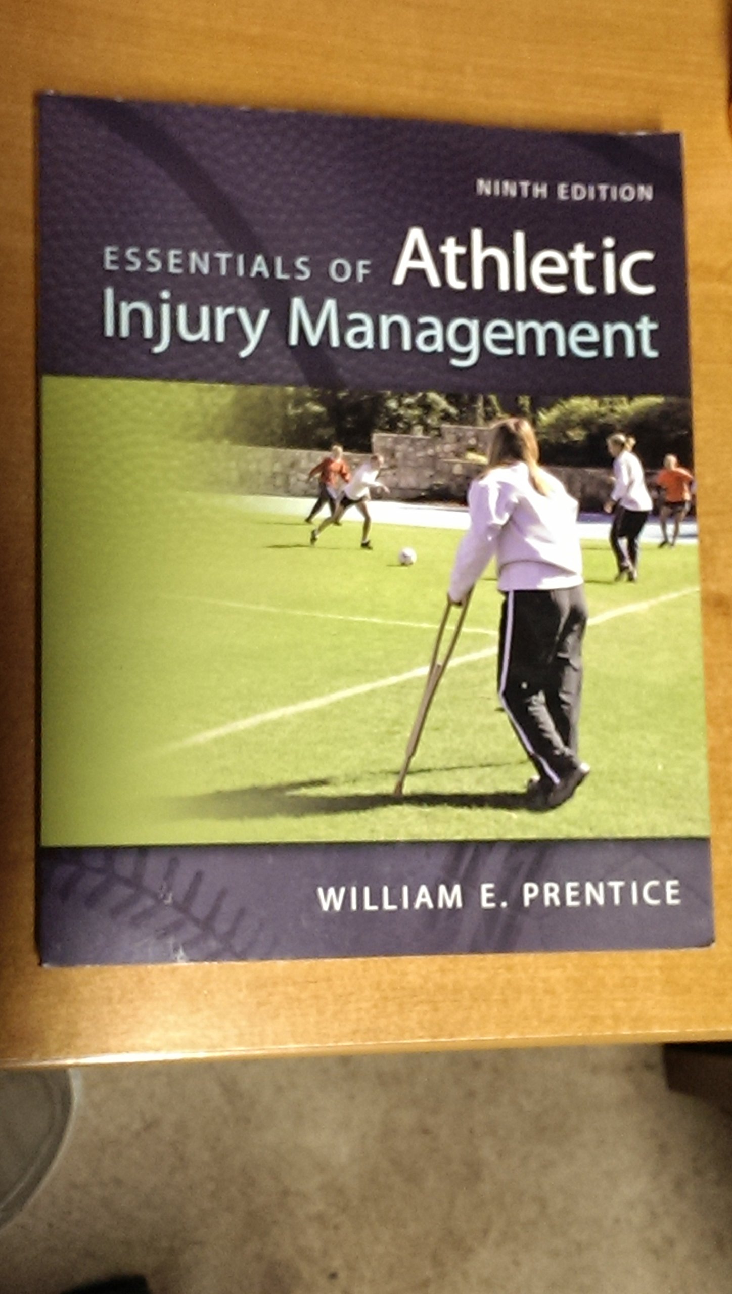 Essentials of Athletic Injury Management - Comprehensive Guide for Sports Medicine & First Aid | Perfect for Coaches, Trainers & Athletes