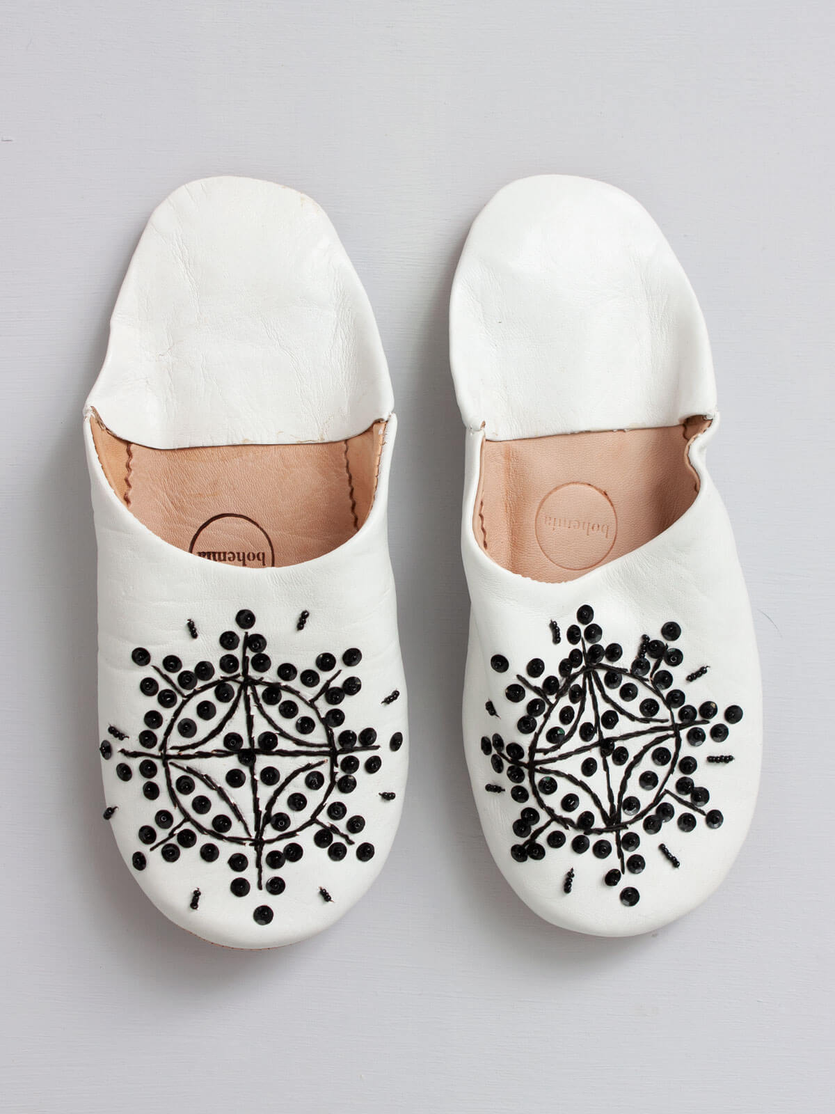 Stylish Moroccan Babouche Sequin Slippers in White & Black - Comfortable House Shoes for Women, Perfect for Home, Lounge & Boho Fashion