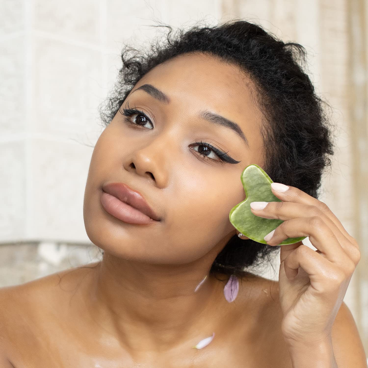 Jade Roller & Gua Sha Facial Massage Set - Green Stone Face Roller & Gua Sha Tool for Skin Care, Anti-Aging, Puffiness Relief - Perfect for Face, Neck & Eye Treatment - Spa Quality Skincare Tools for Home & Travel Use