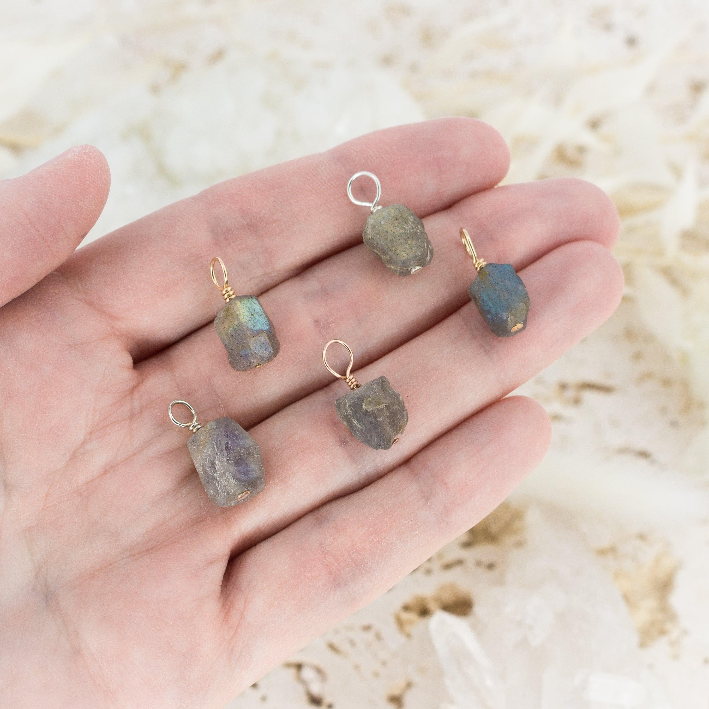 Natural Raw Labradorite Crystal Pendant Necklace - Healing Stone Jewelry for Women & Men - Perfect for Meditation, Energy Work & Spiritual Gifts